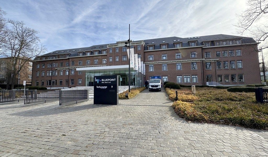 Full-service kantoorruimte in BluePoint Business Center foto 16