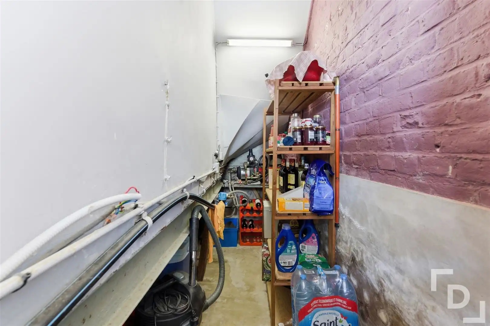 Ruime en energetische woning met uitweg en lostaande garage te koop in centrum Ieper. foto 24