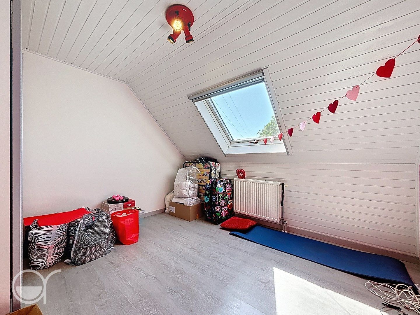Instapklare rijwoning met tuin en 2 parkeerplaatsen  foto 8