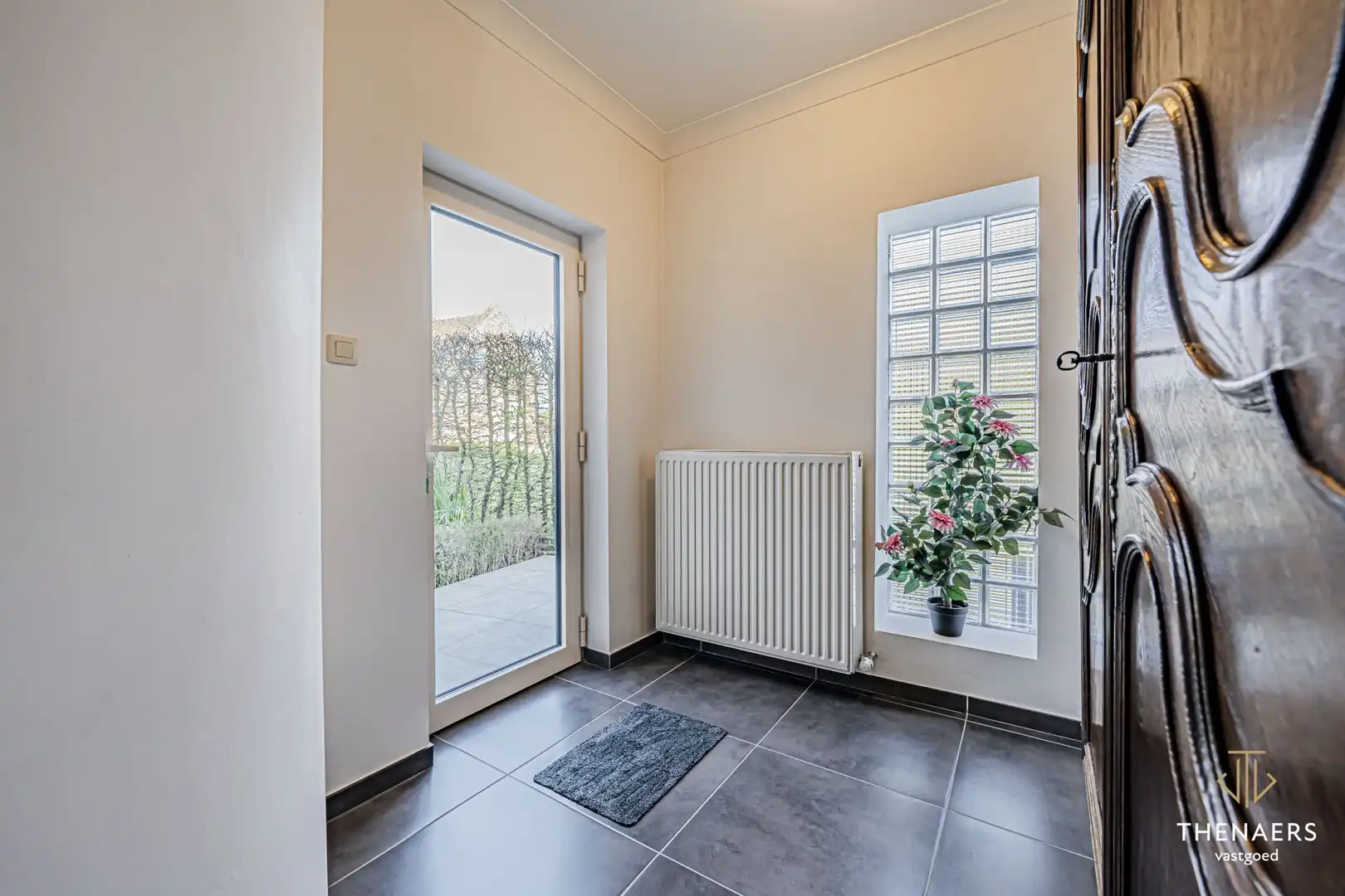 Karaktervolle en uitzonderlijk ruime woning met 5 slpks op&nbsp;een perceel van 36a 60ca. foto 16