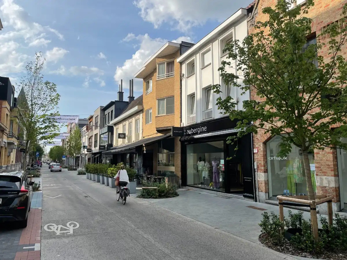Handelspand ± 150 m² te huur! foto 3