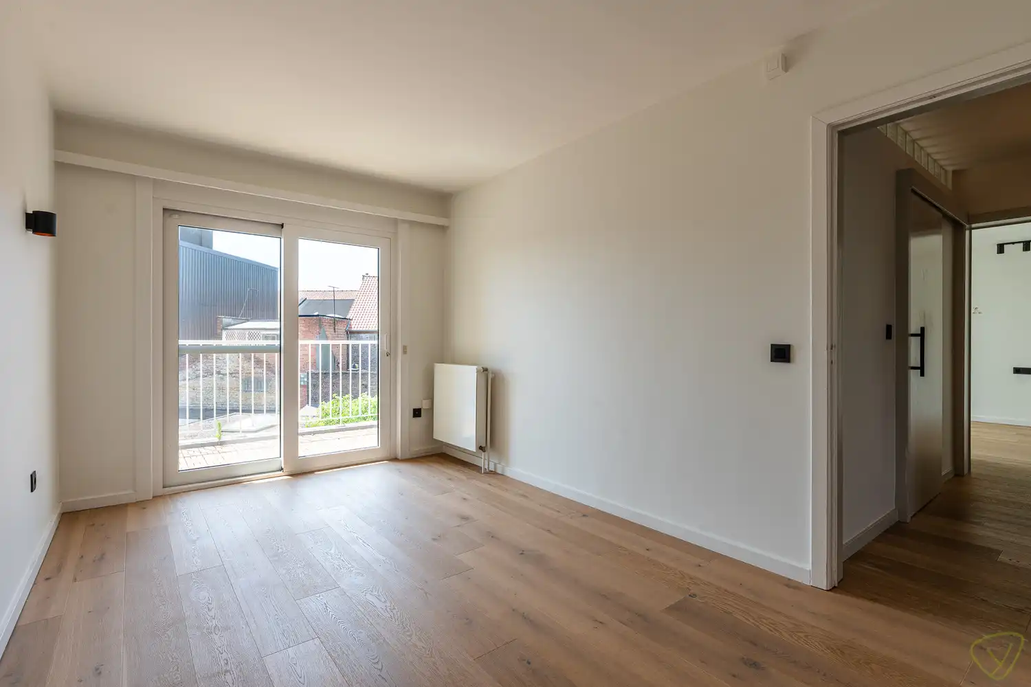 Uitzonderlijk groot appartement nabij het station van Eeklo! foto 15