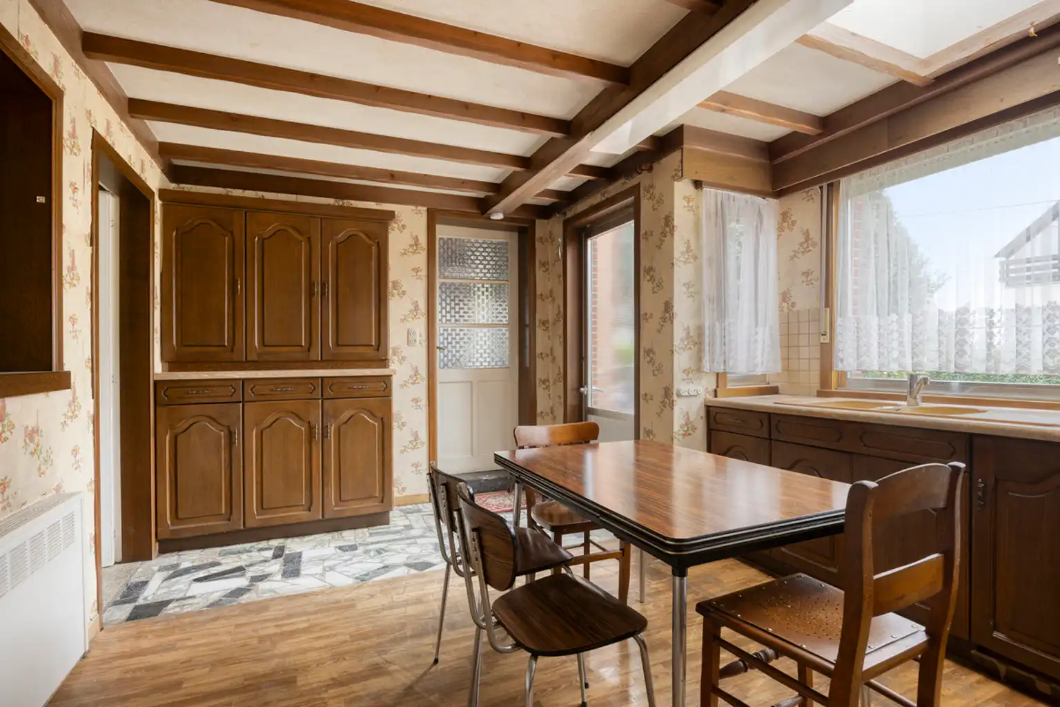 Ruime 3-gevelwoning met 3 slaapkamers en tuin foto 10