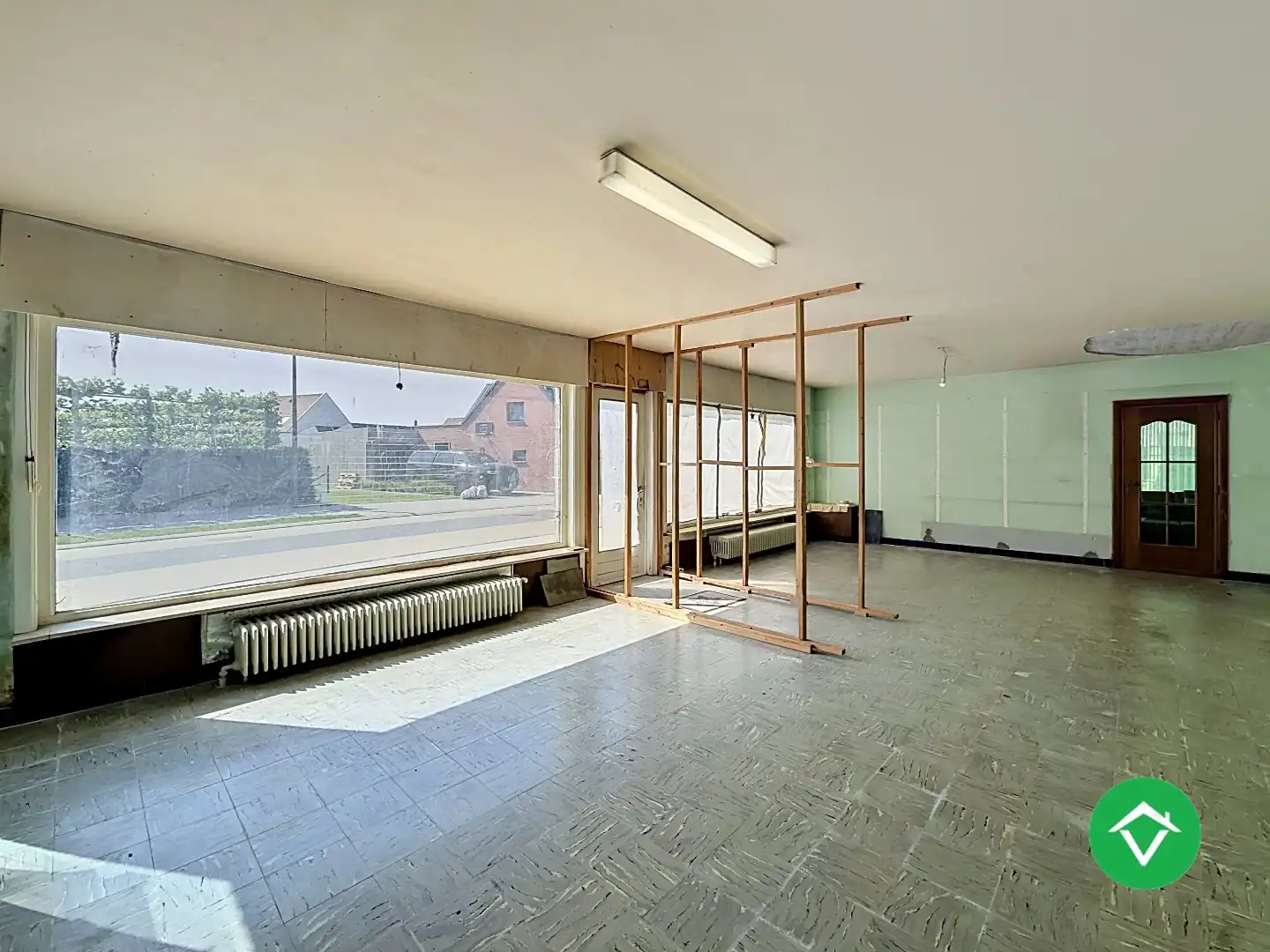 Gezinswoning met polyvalente ruimte, vijf slaapkamers en inpandige garage te Koekelare foto 7
