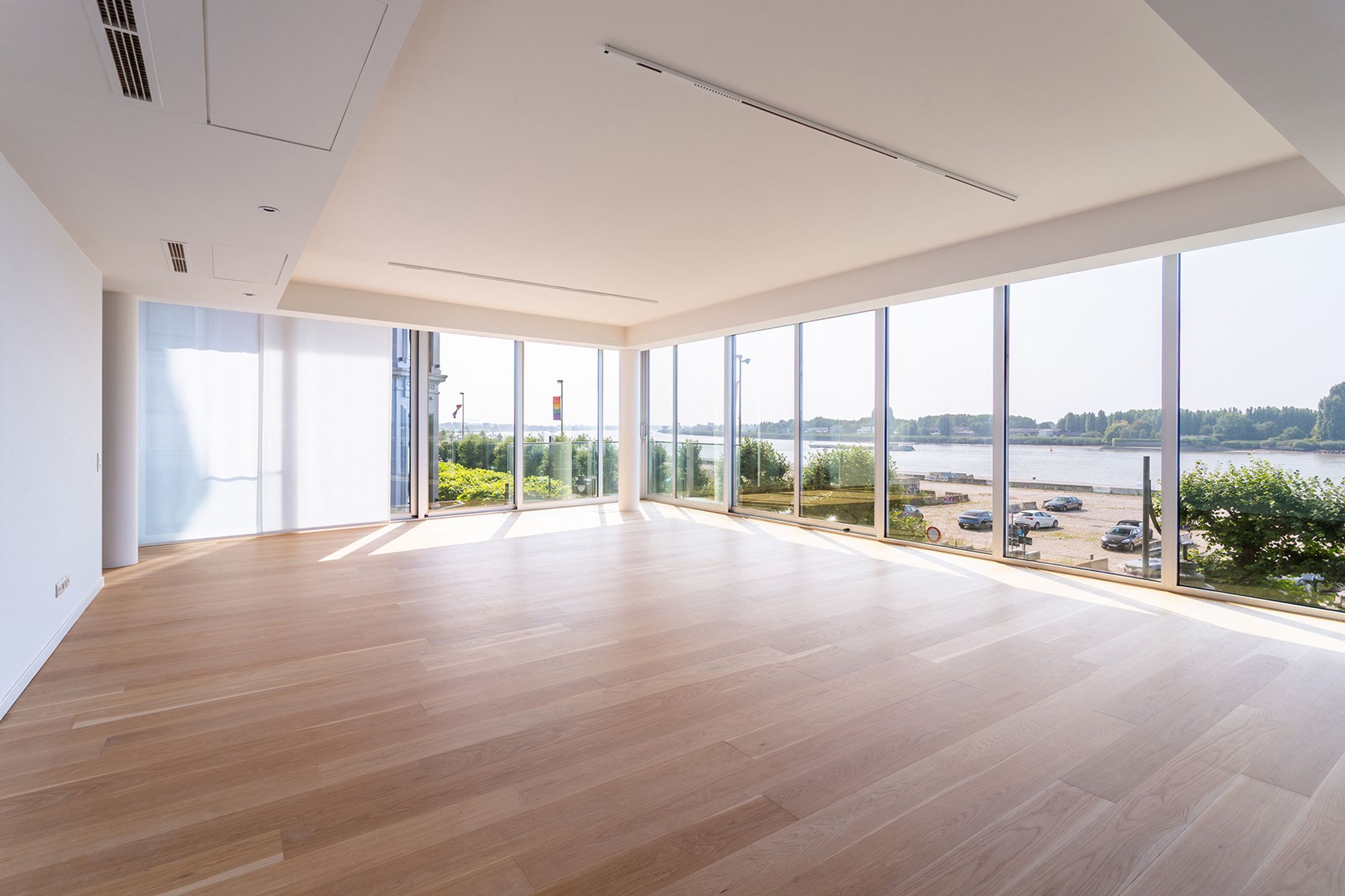 Prachtig hoekapp (161m²) met zicht op de Schelde en met terras foto 4