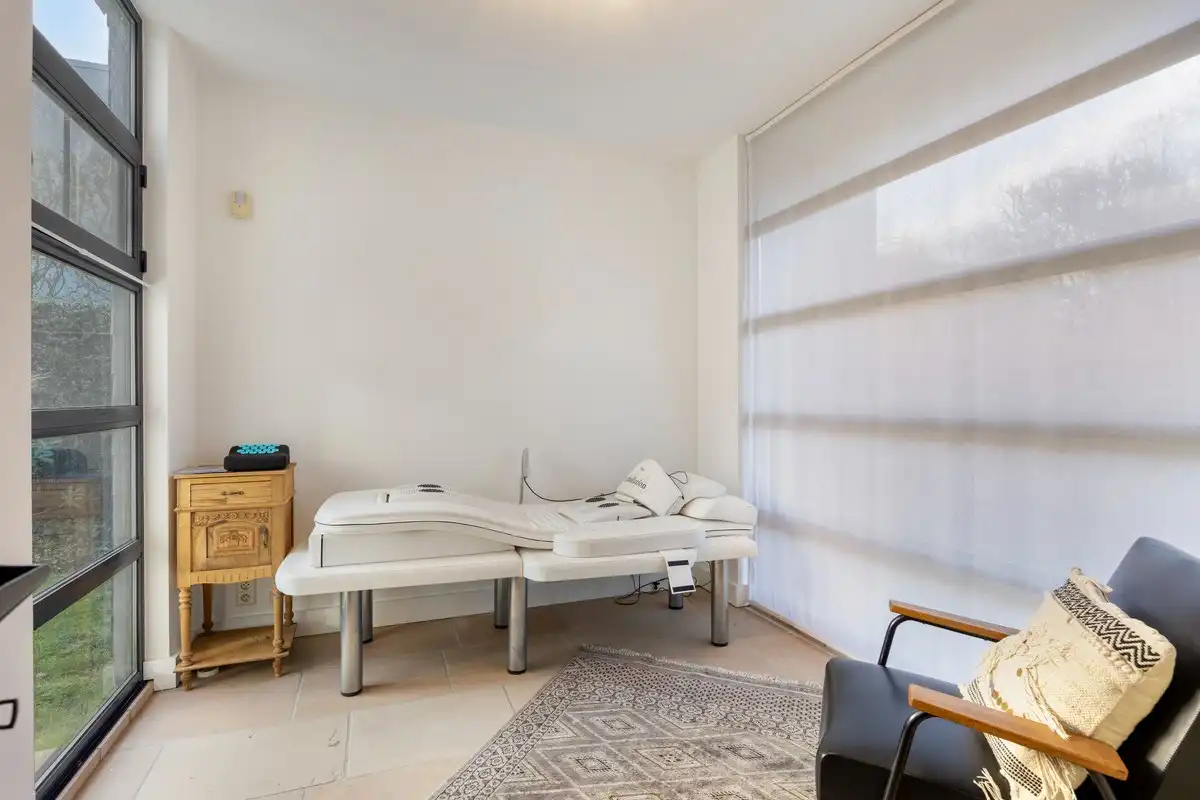 !! NIEUWE VOORWAARDEN !! Villa op een uiterst exclusieve locatie aan een prachtig privémeer foto 20