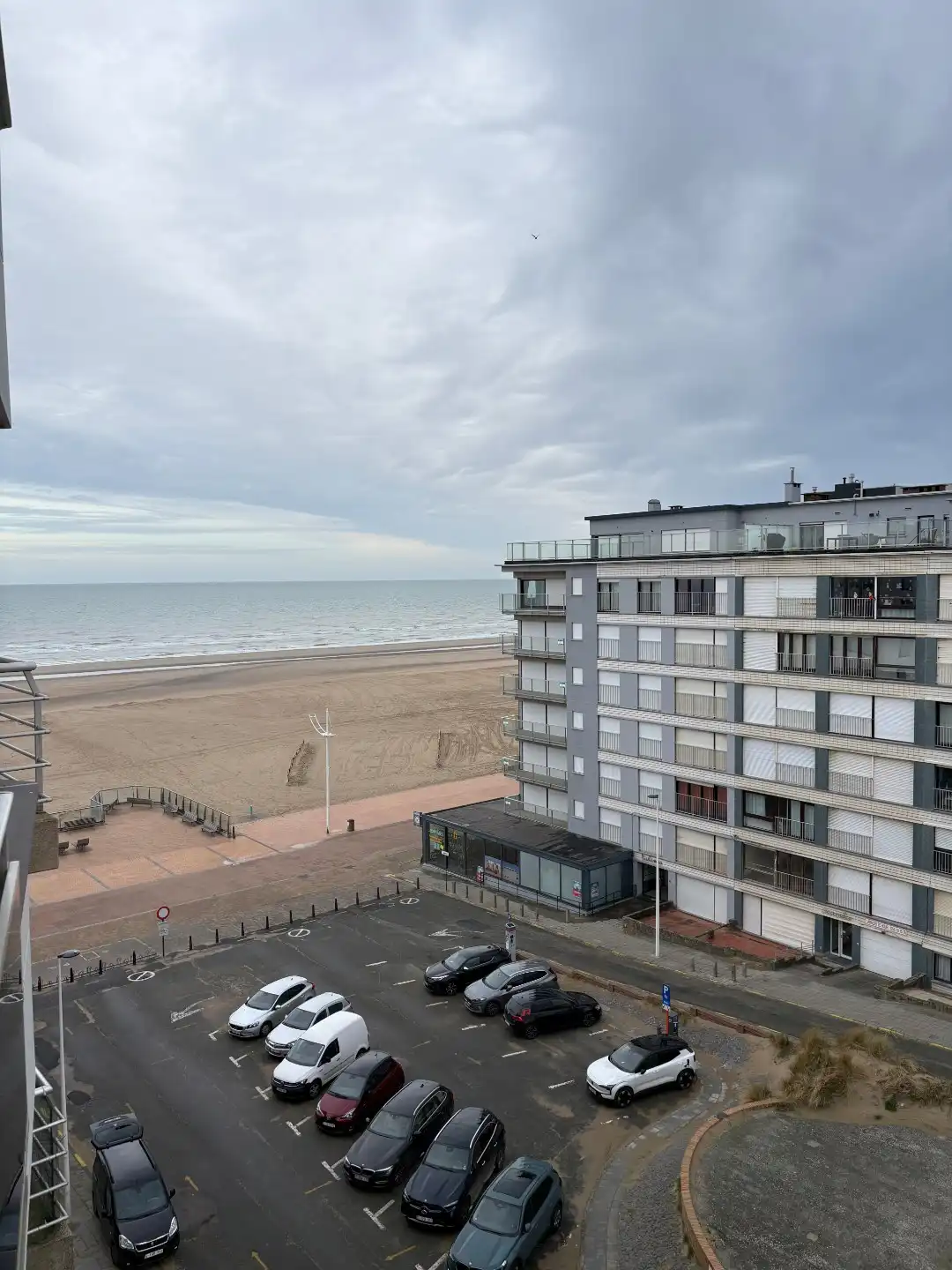 Instapklaar appartement met lateraal zeezicht – Zouavenplein foto 19