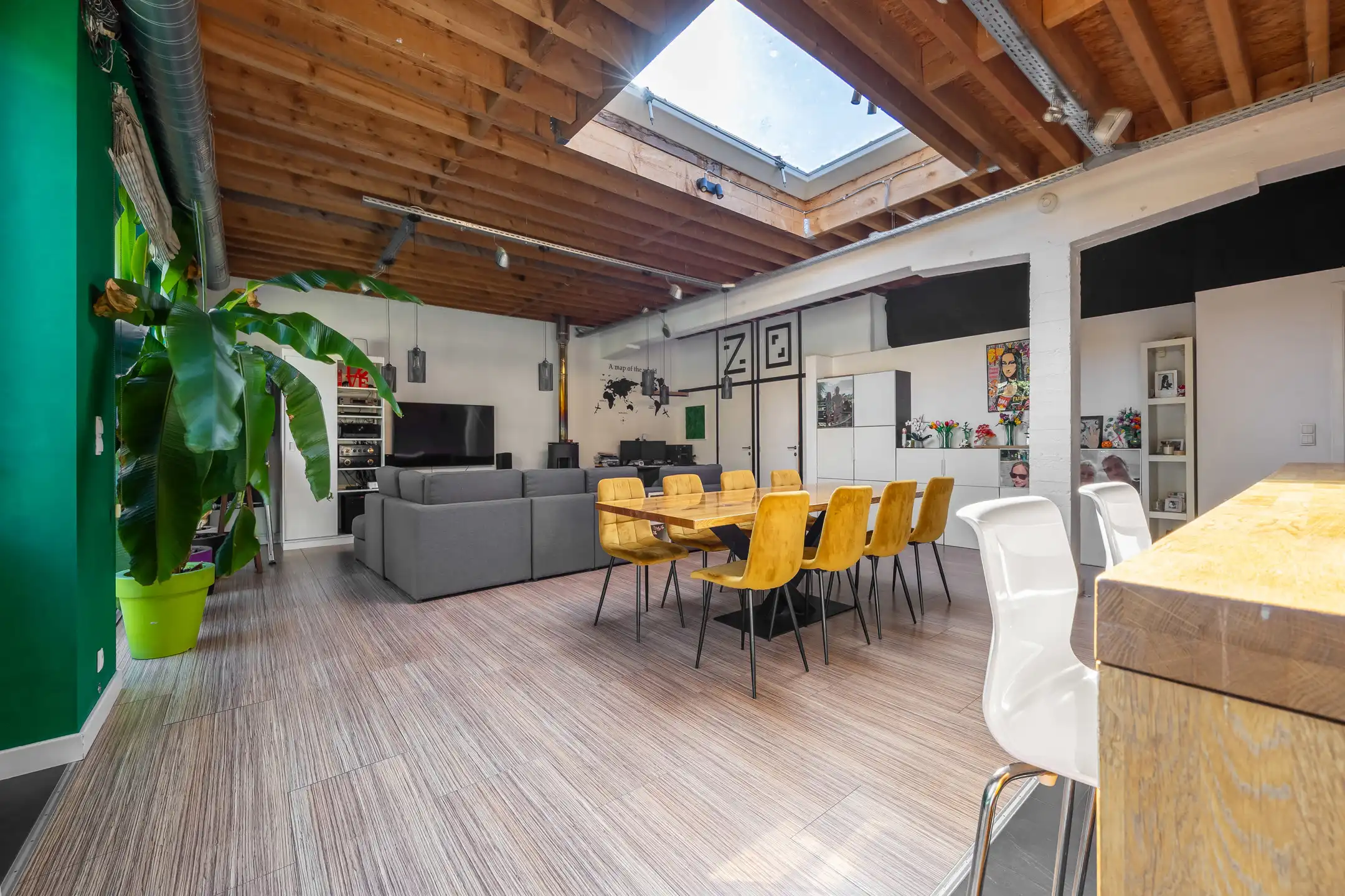 Verborgen loftwoning met tuin, parking & laadpaal in Deurne foto 7