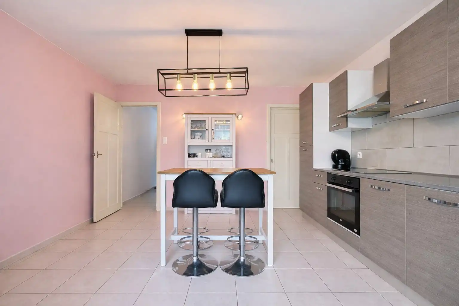 Op te knappen gezinswoning met tuin te Nieuwpoort-Stad. foto 5