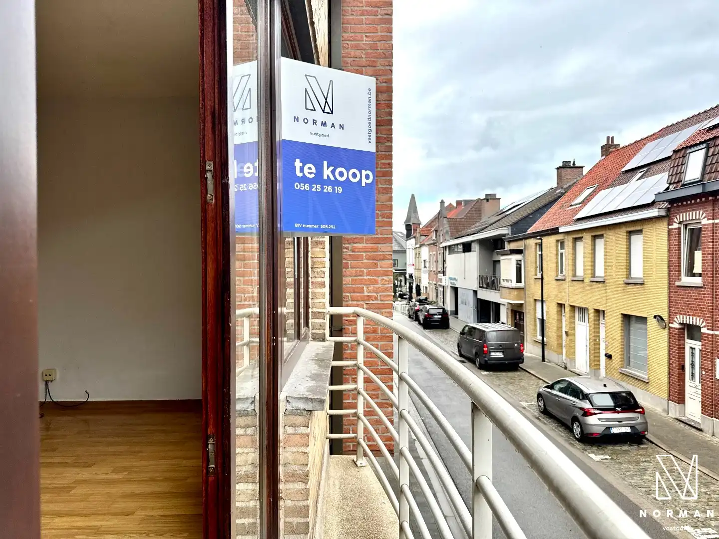 Lichtrijk en energiezuinig appartement met 2 slaapkamers, terras en garage te koop in centrum Kuurne! foto 11