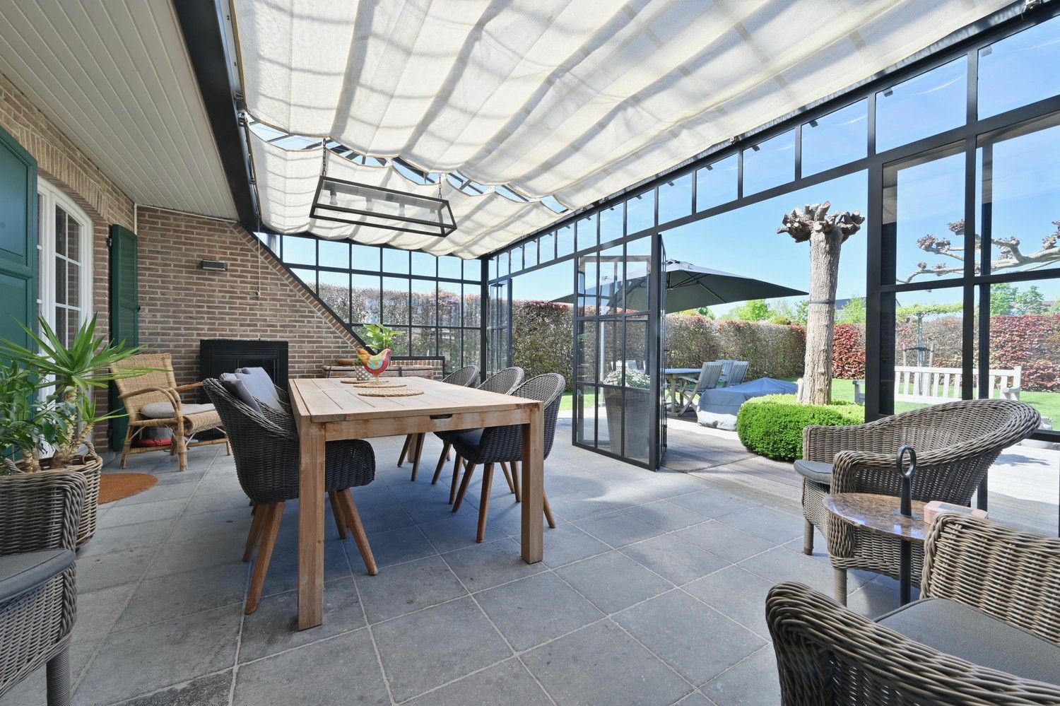 Sfeervolle, royale woning met zonnepanelen, rustige gelegen in geliefde woonomgeving te Lanaken foto 13