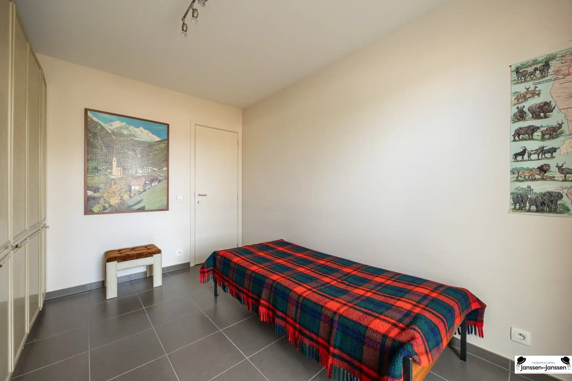 Instapklaar 1-slaapkamerappartement met groot terras in hartje Brasschaat foto 8