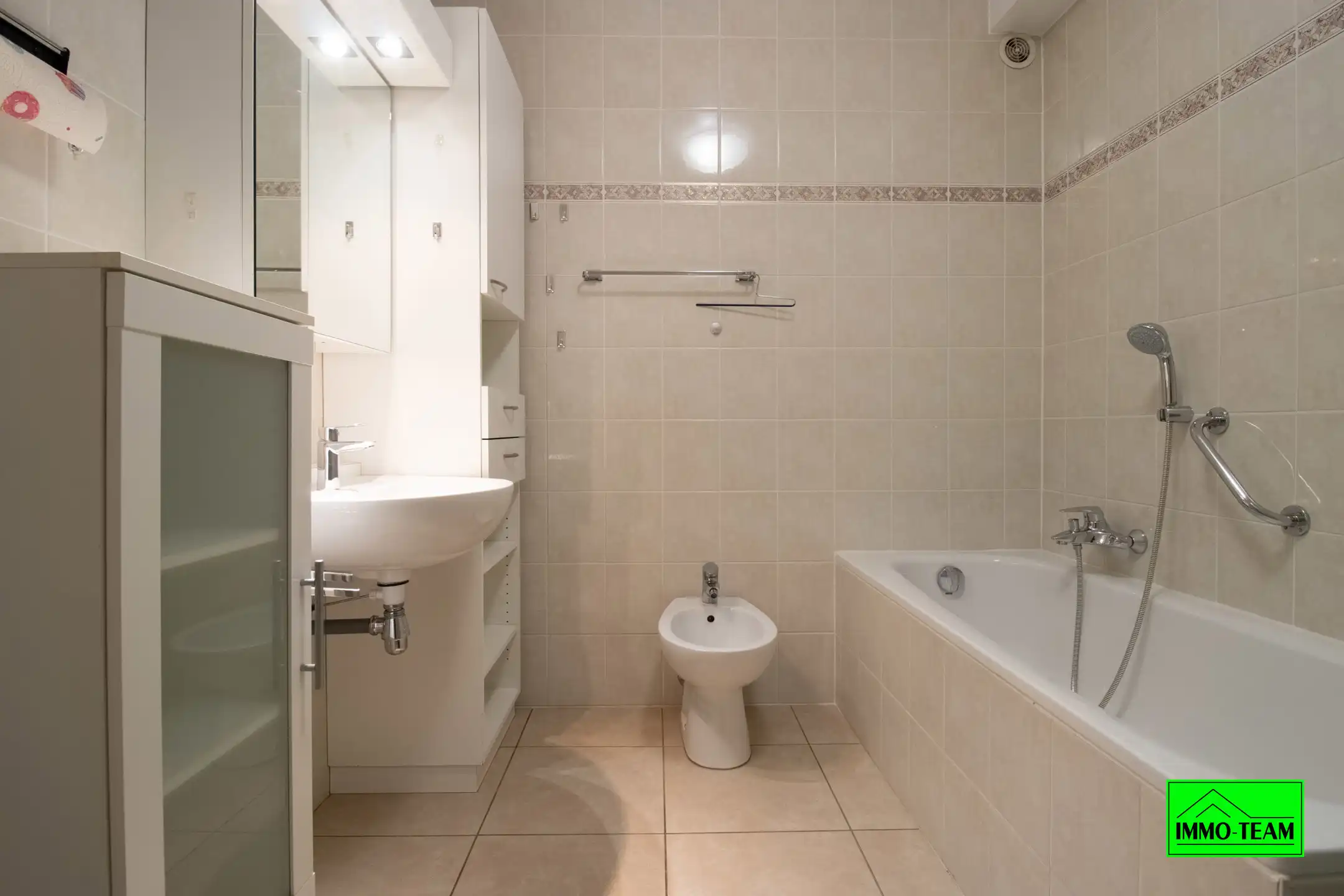 RUIME GEZINSWONING MET 5/6 SLPKS - 2BADK  foto 12