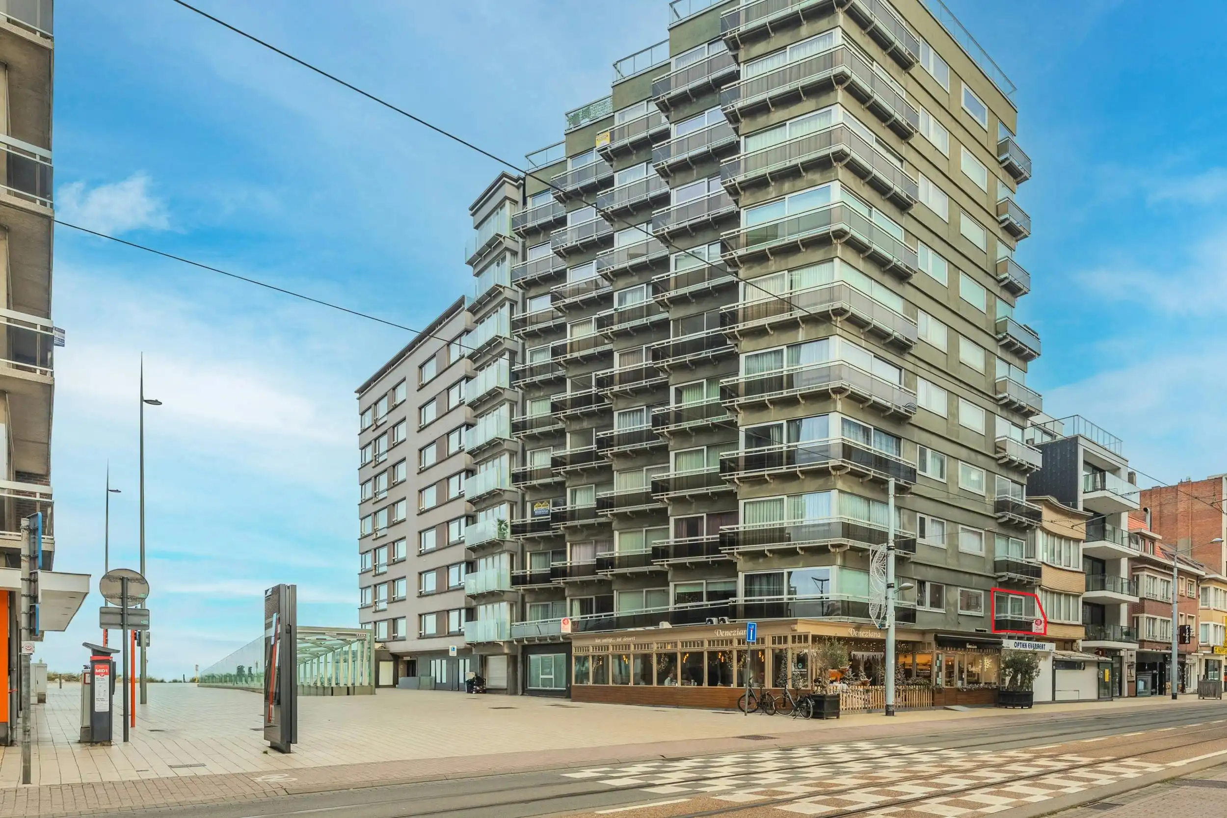 Lichtrijk appartement met aparte slaapruimte te Middelkerke! foto 14