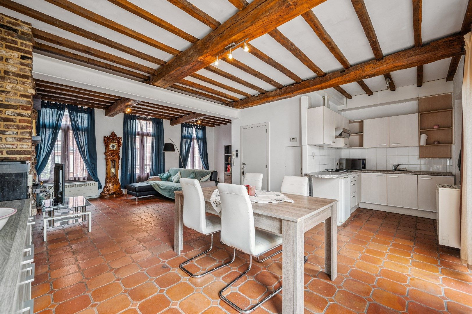 Opbrengsteigendom met 2 appartementen en een handelspand in het hart van Tienen foto 14