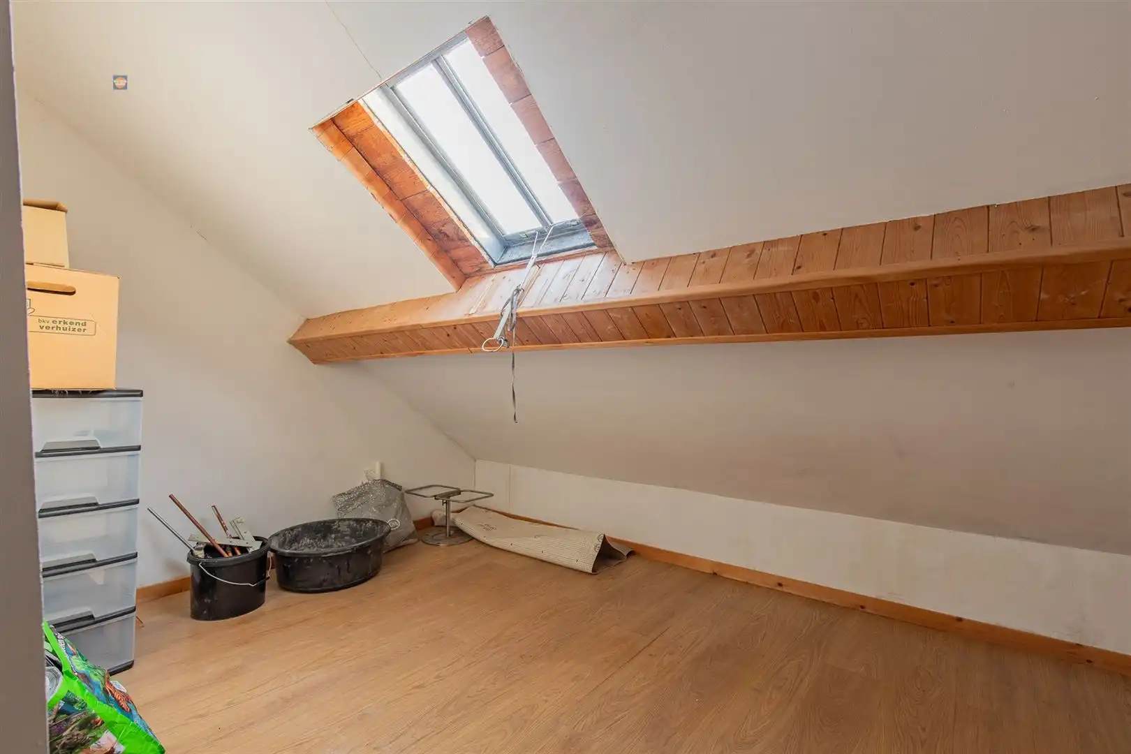 Op te frissen woning met potentieel, 2 slpk, tuin en zolder foto 17