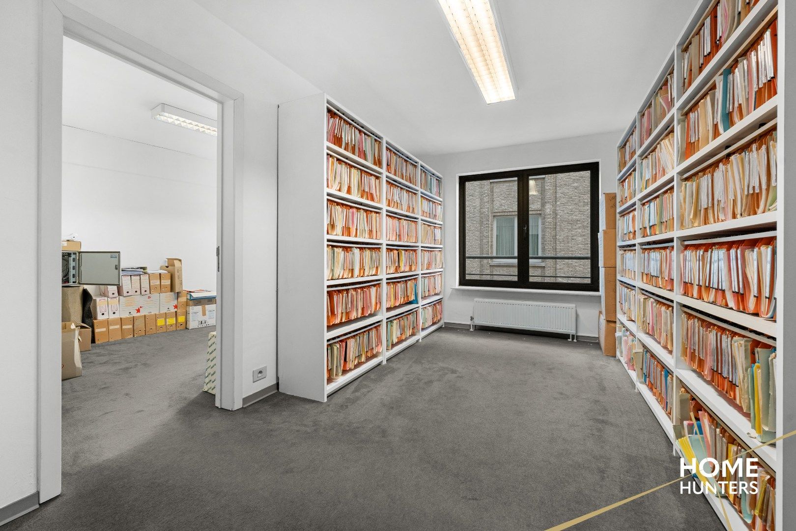 Kantoorruimte bestaande uit twee verdiepingen op het Colaertplein te Ieper foto 11