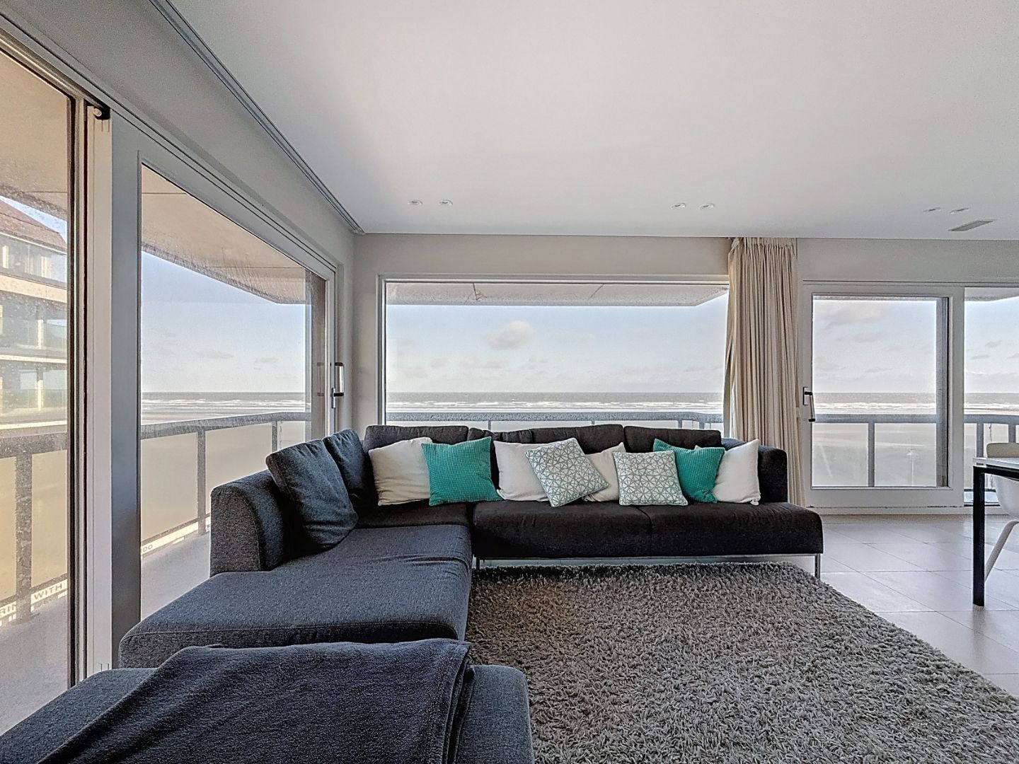 Ruim hoekappartement met zicht op zee foto 7
