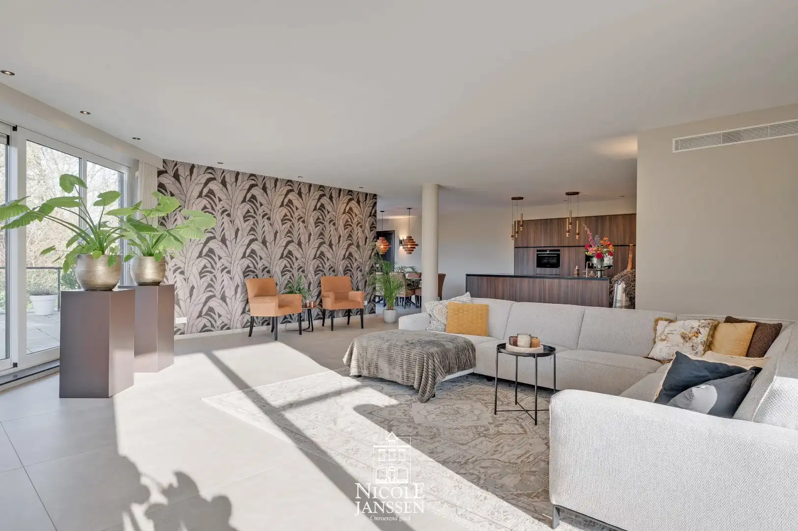 Prachtig luxueus appartement met 2 slaapkamers, kantoorruimte en ondergrondse garage foto 9