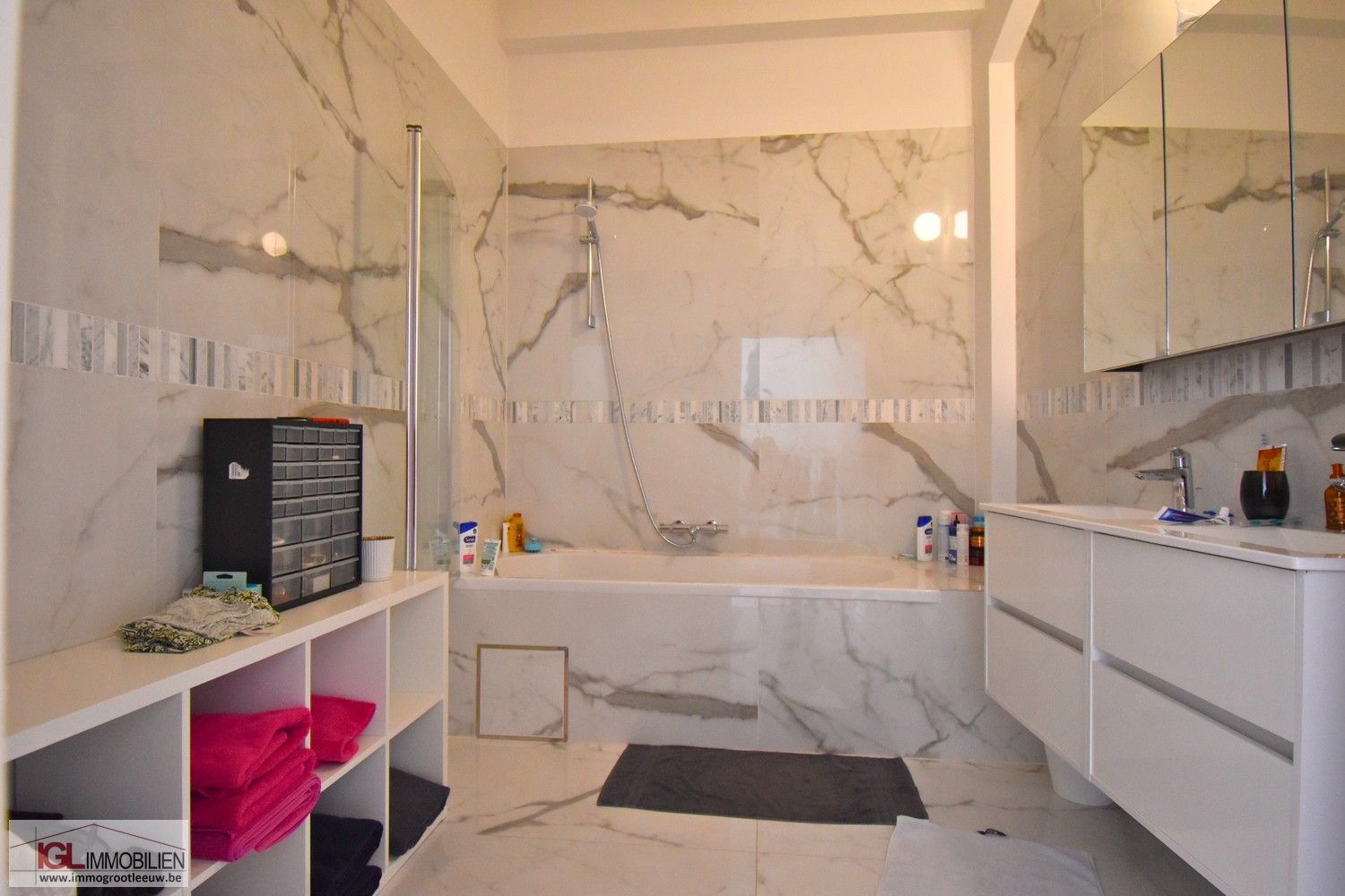 Ruime modern gerenoveerde woning te koop in Huizingen foto 8