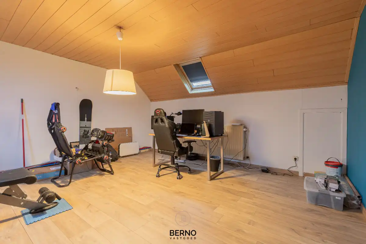 Gerenoveerde woning met garage op toplocatie foto 12
