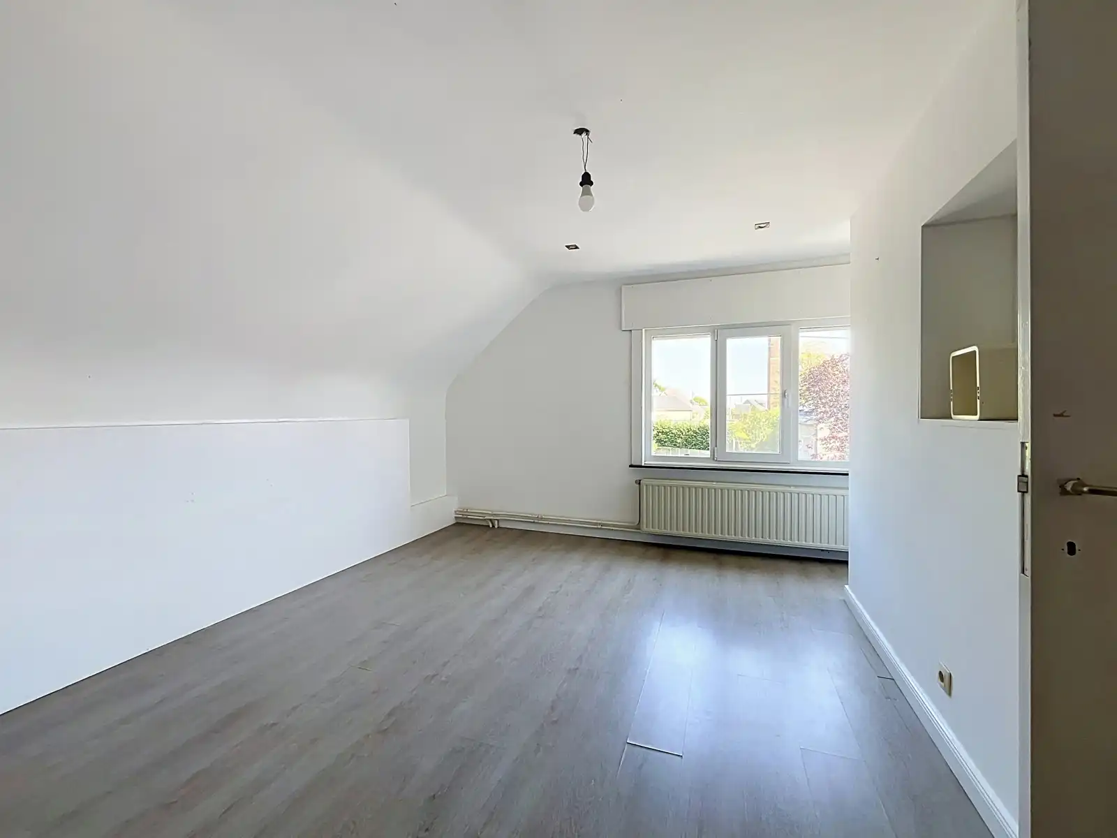 Charmante en opgefriste woning te Nieuwerkerken foto 10