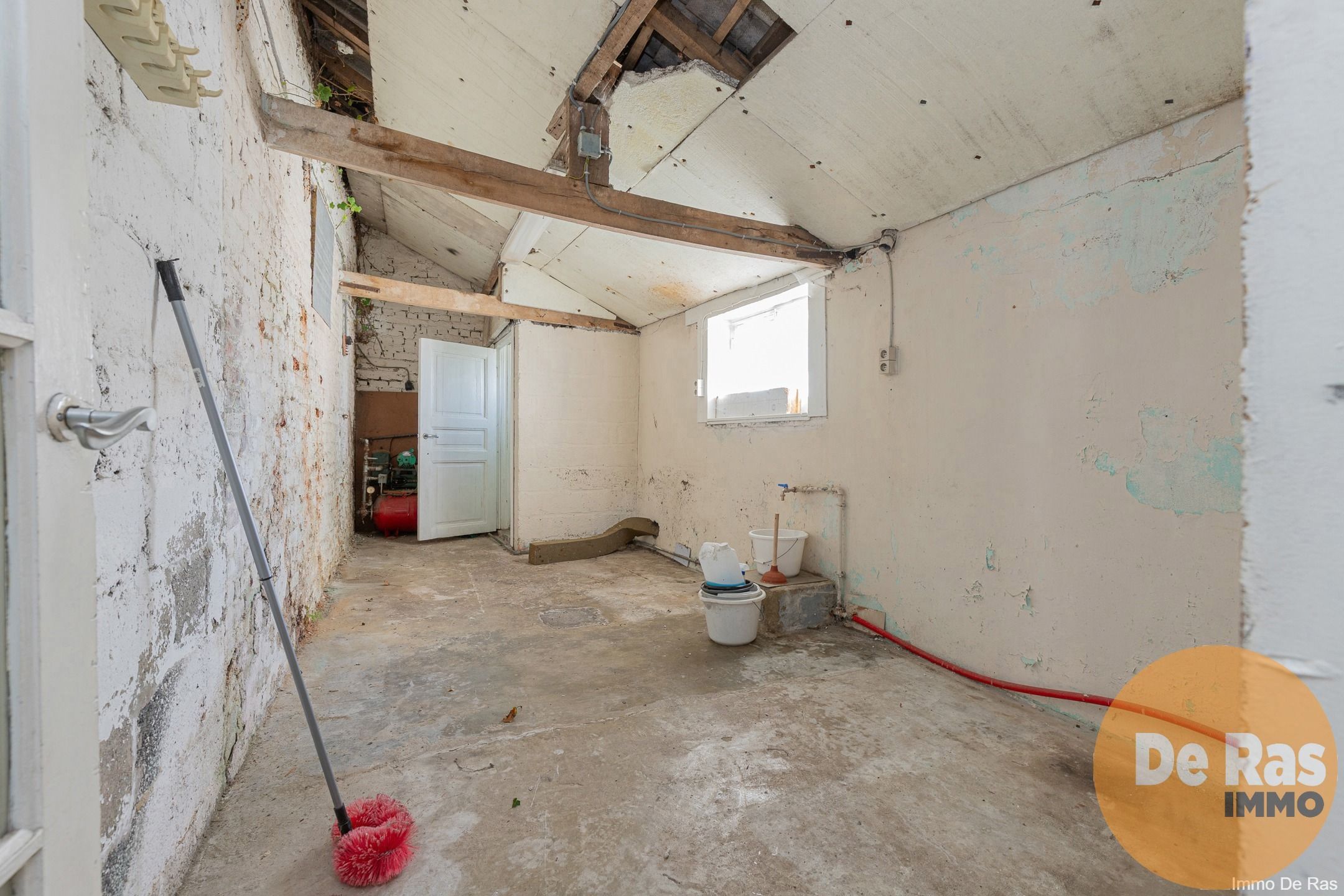 LEDE– Te renoveren woning op perceel van 12a 71ca foto 12