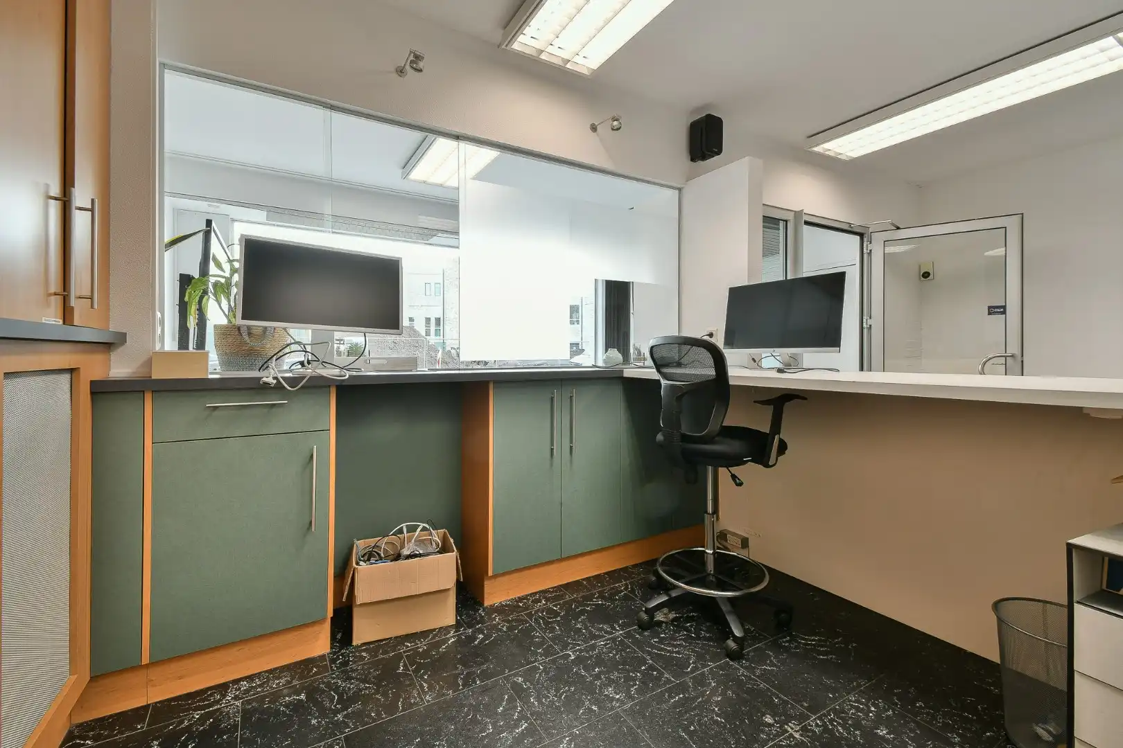 Ruime kantoorruimte in het hart van Oudenburg foto 3