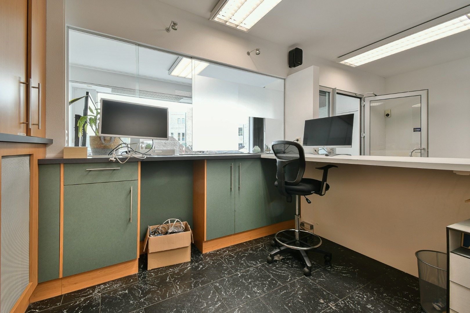 Ruime kantoorruimte in het hart van Oudenburg foto 3