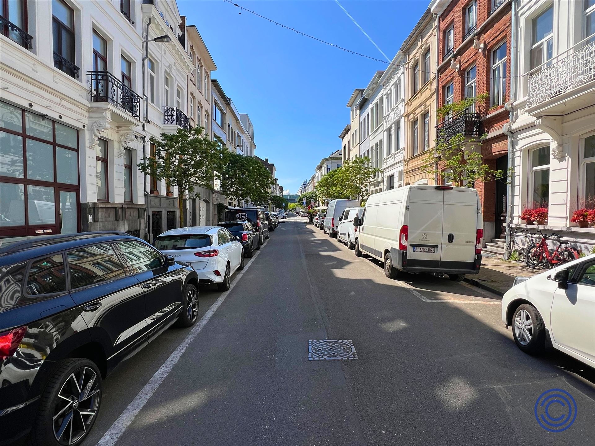 Uniek gebouw met enorm potentieel! foto 14