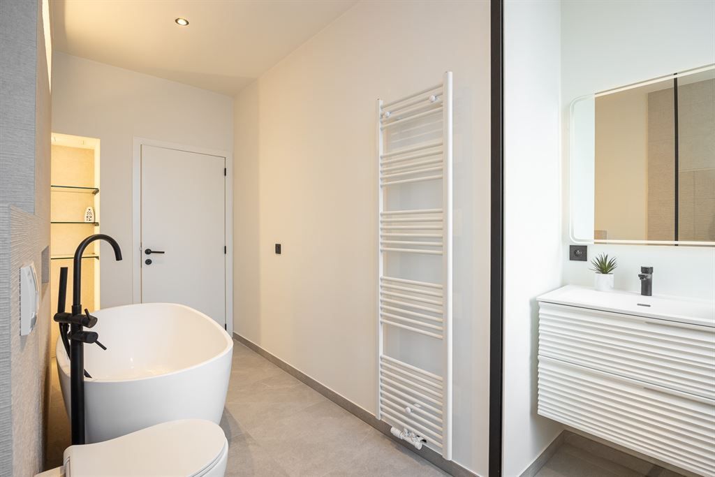 Hoogwaardig gerenoveerde, energiezuinige wonin foto 14