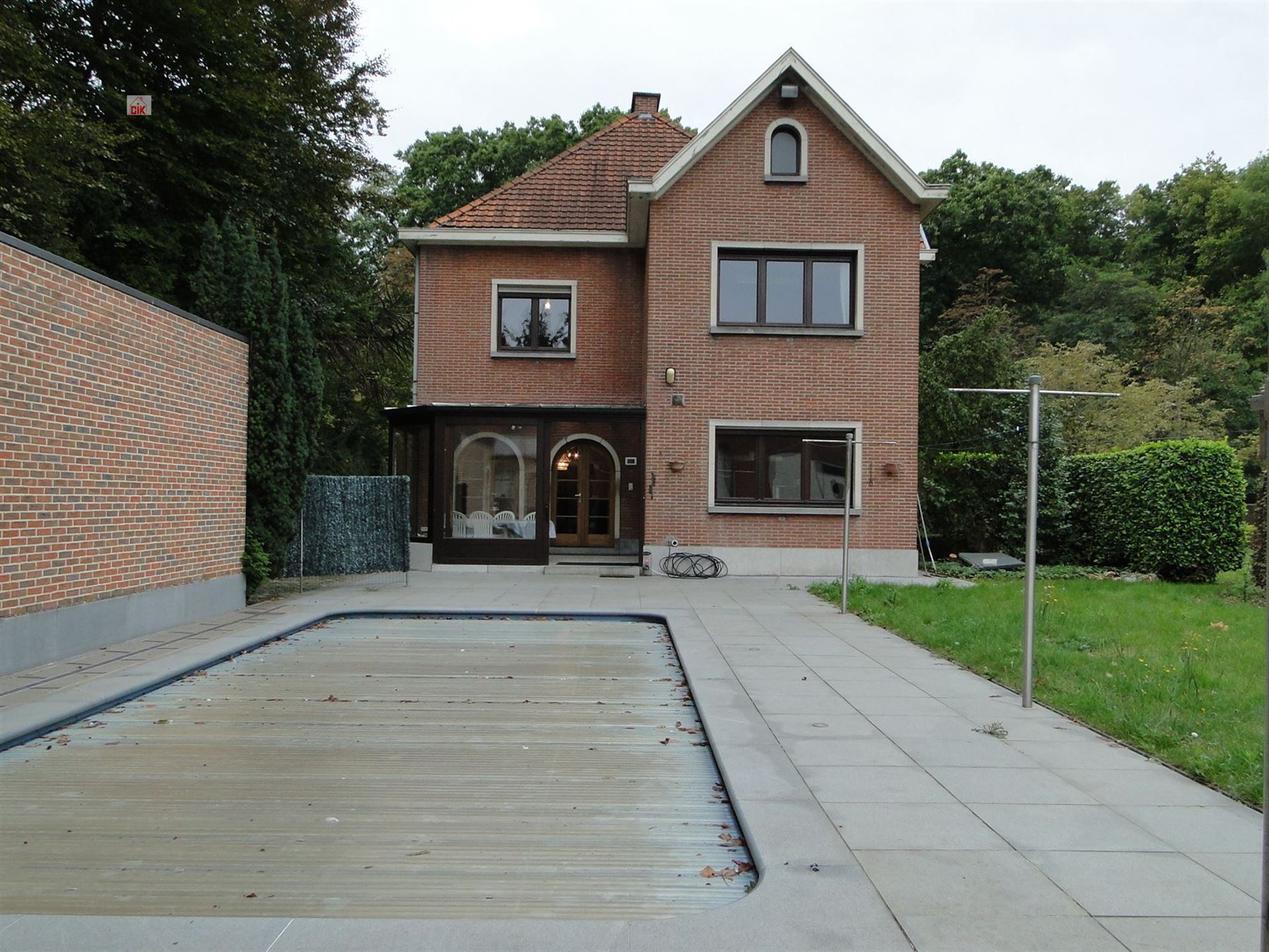 Villa met garage en zwembad  foto 28