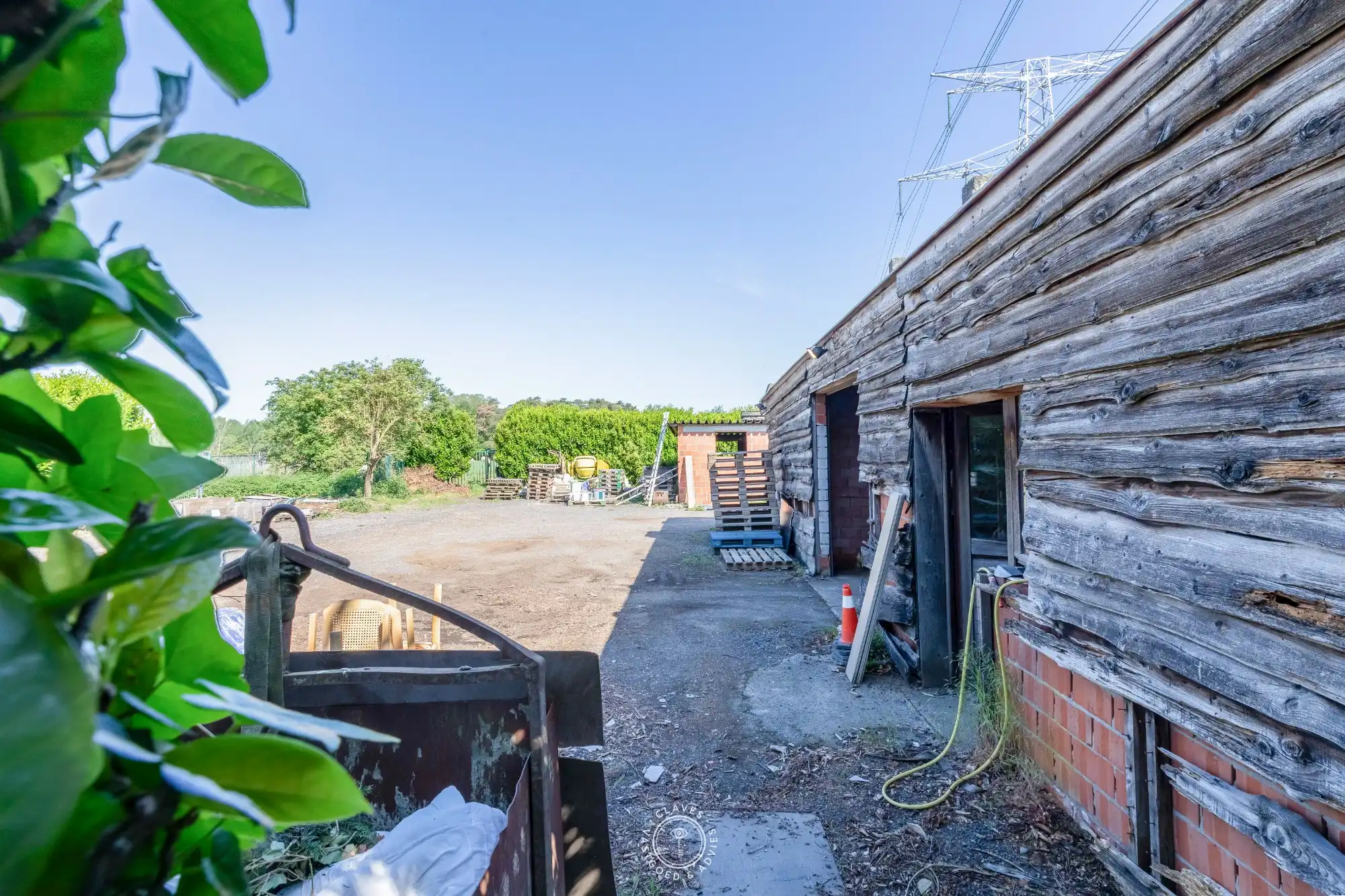 Ruime halfopen bebouwing met weiland op 6029 m² foto 21