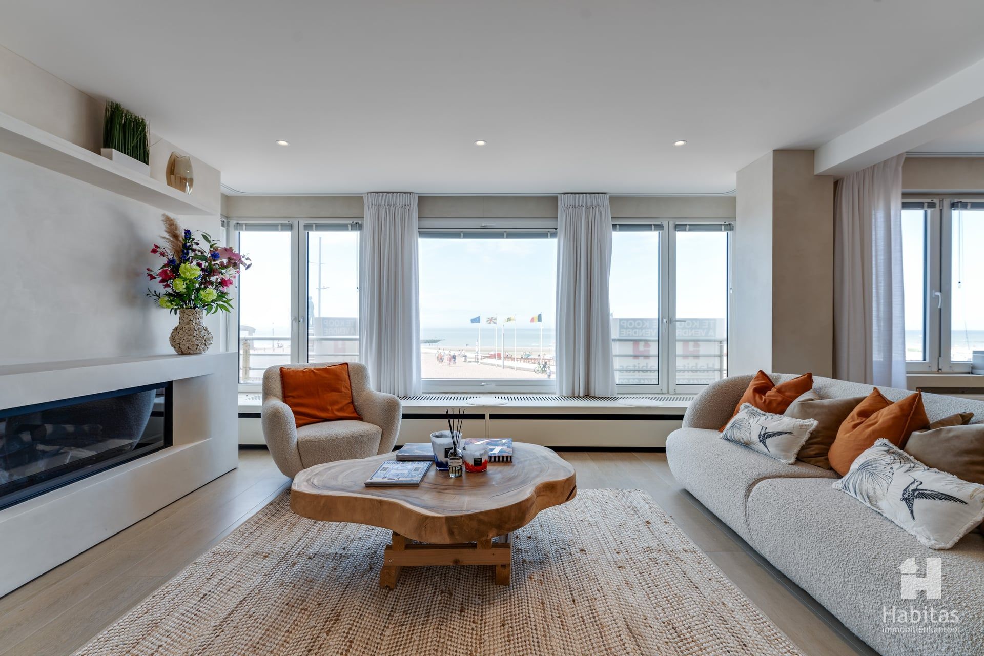 Exclusief zeedijkappartement met ruim 7 m. frontaal zeezicht foto 7