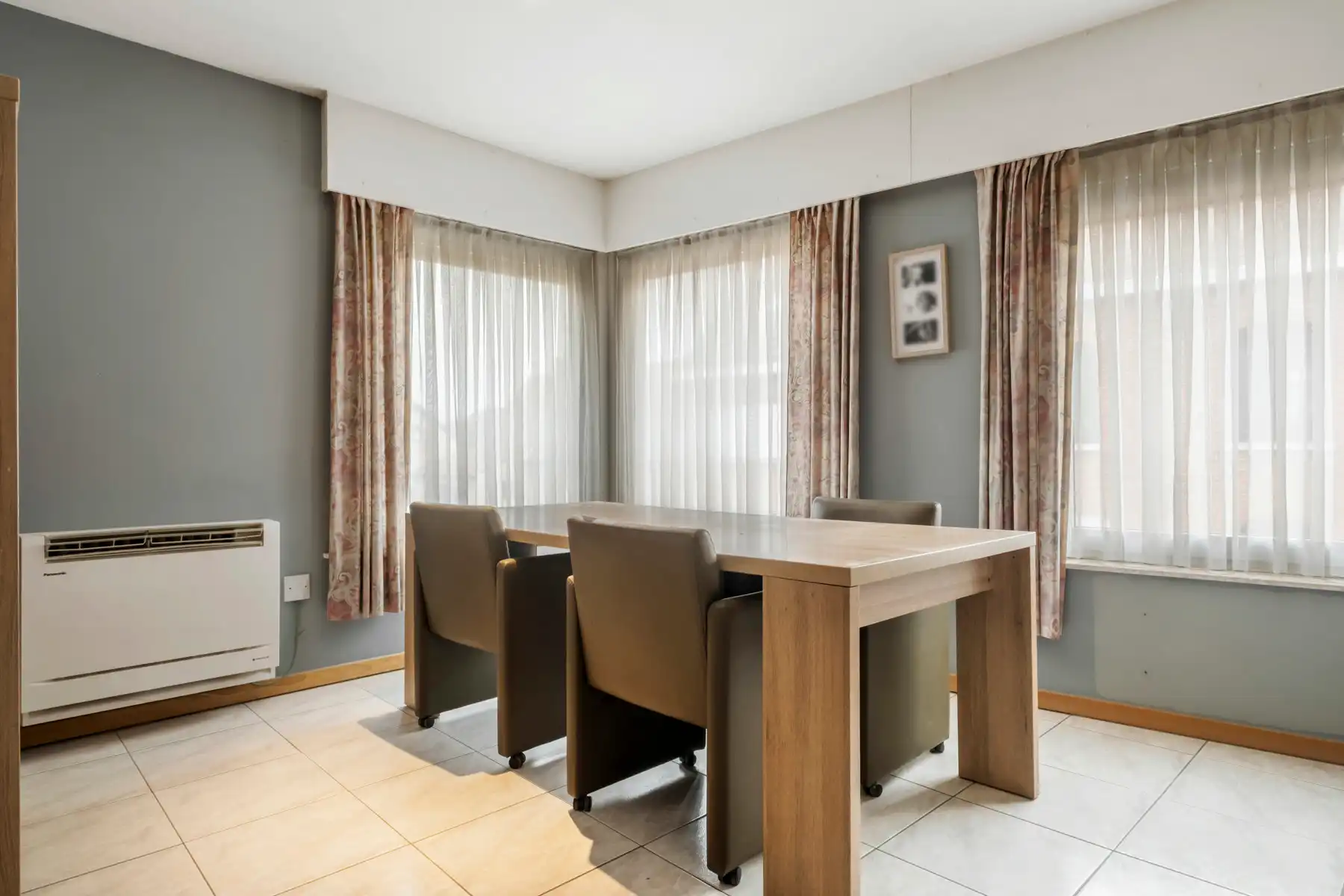 Ruim appartement rustig gelegen in Ruddervoorde Incl. garage foto 3