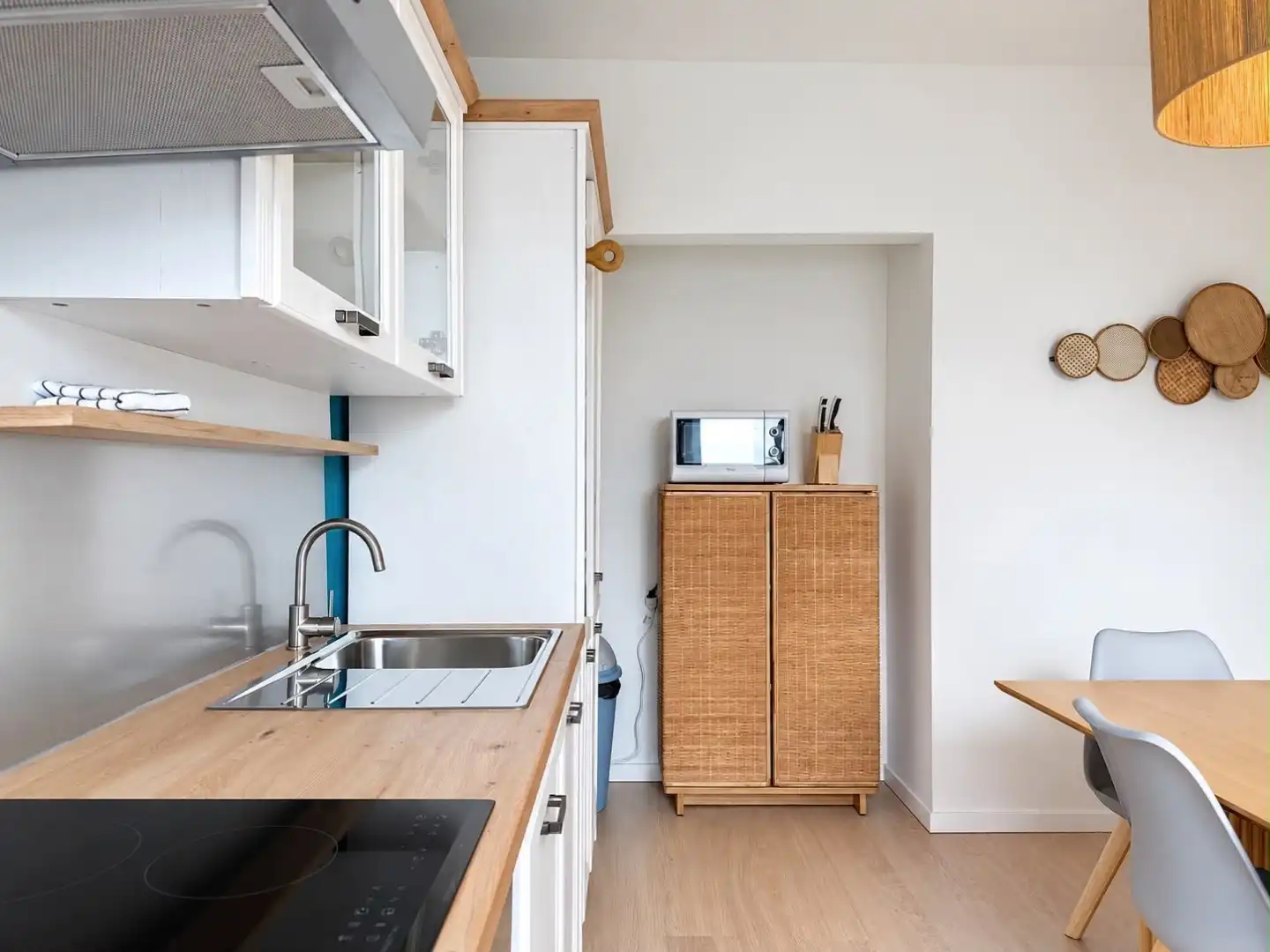 Ruime en gerenoveerde stadswoning met 5 slaapkamers, garage en twee badkamers in hartje Blankenberge foto 17