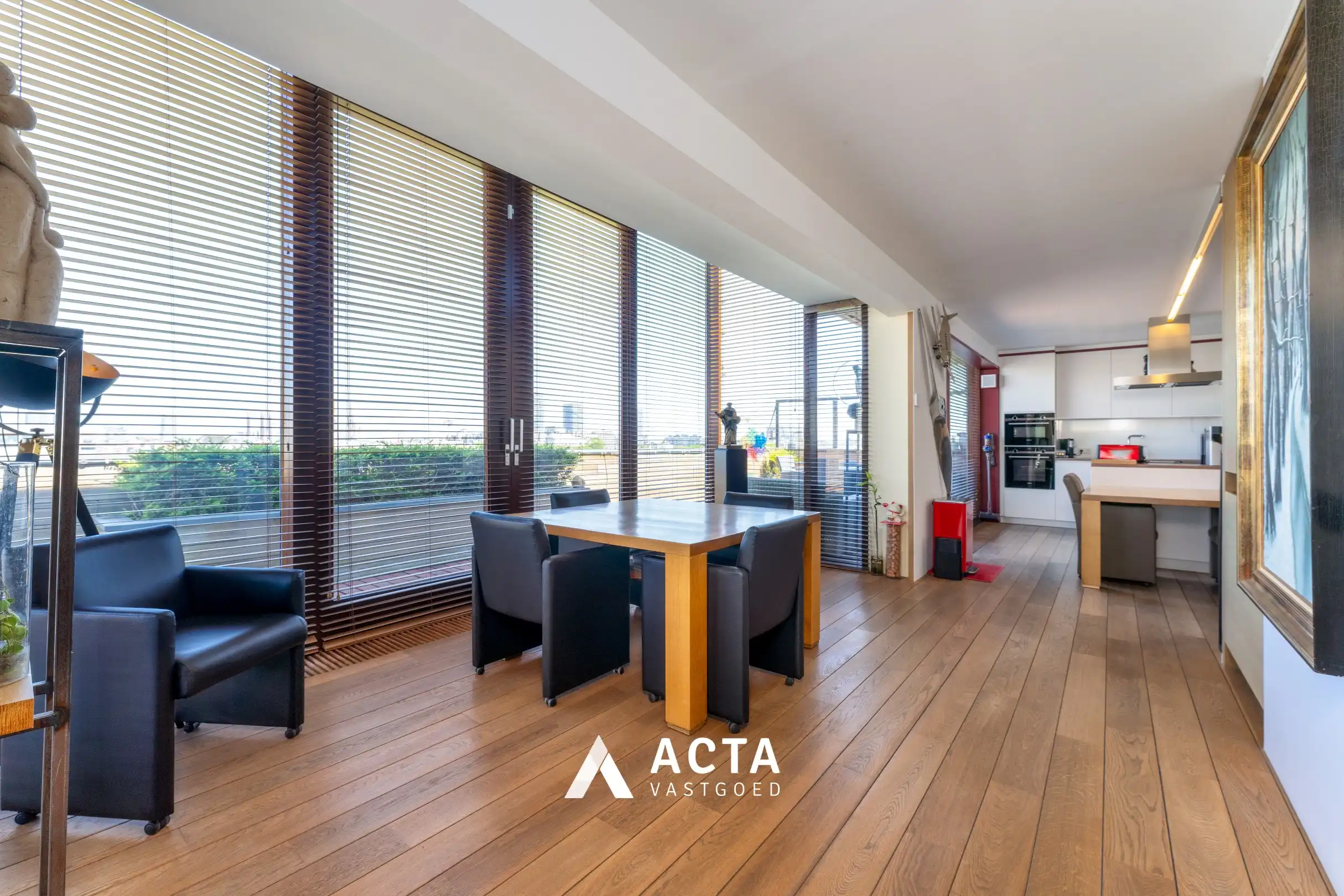 Luxueus dakappartement met 3 slaapkamers en panoramische terrassen in hartje Oostende foto 2