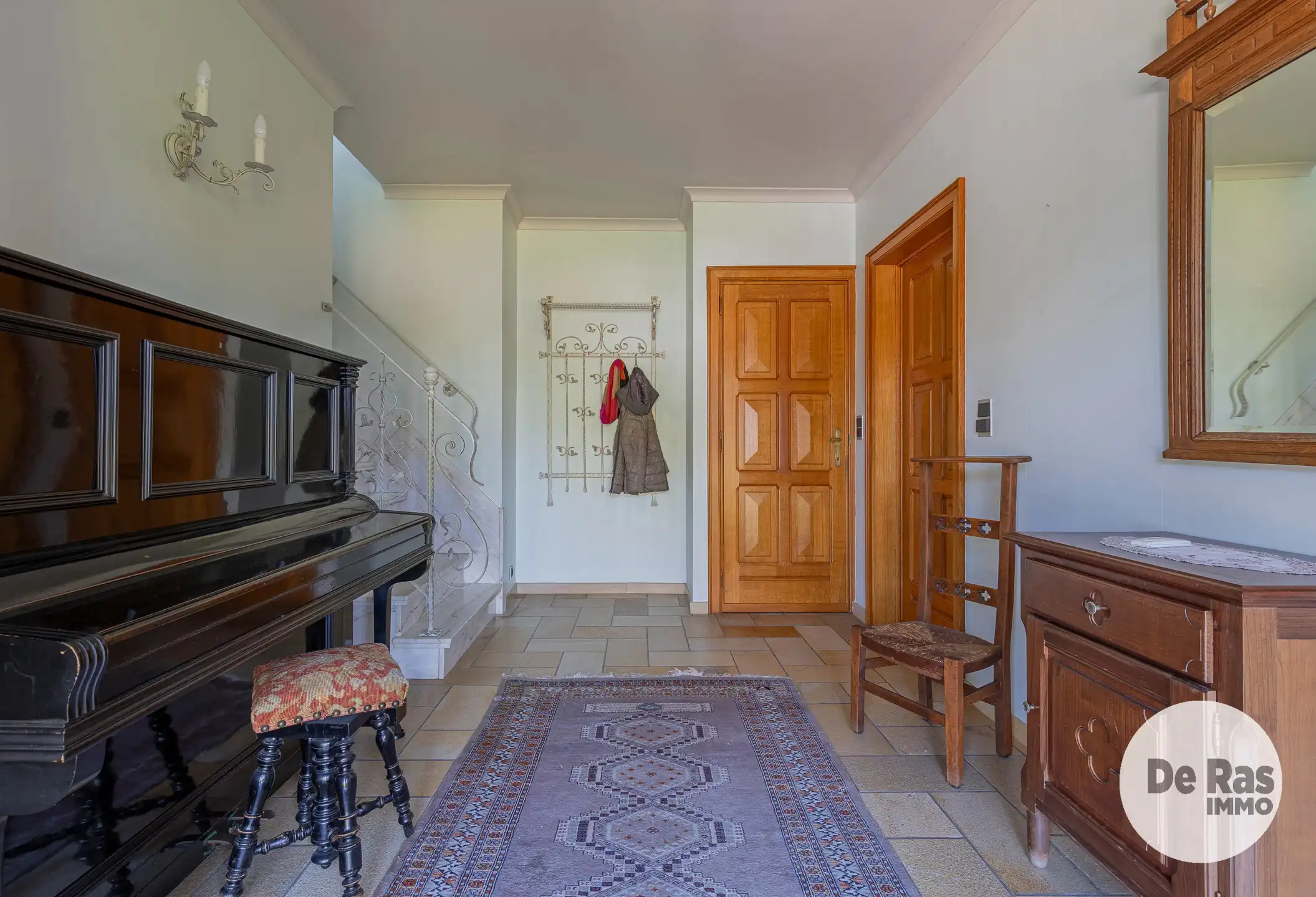 NIEUWERKERKEN – Statige en bijzonder ruime gezinswoning  foto 4