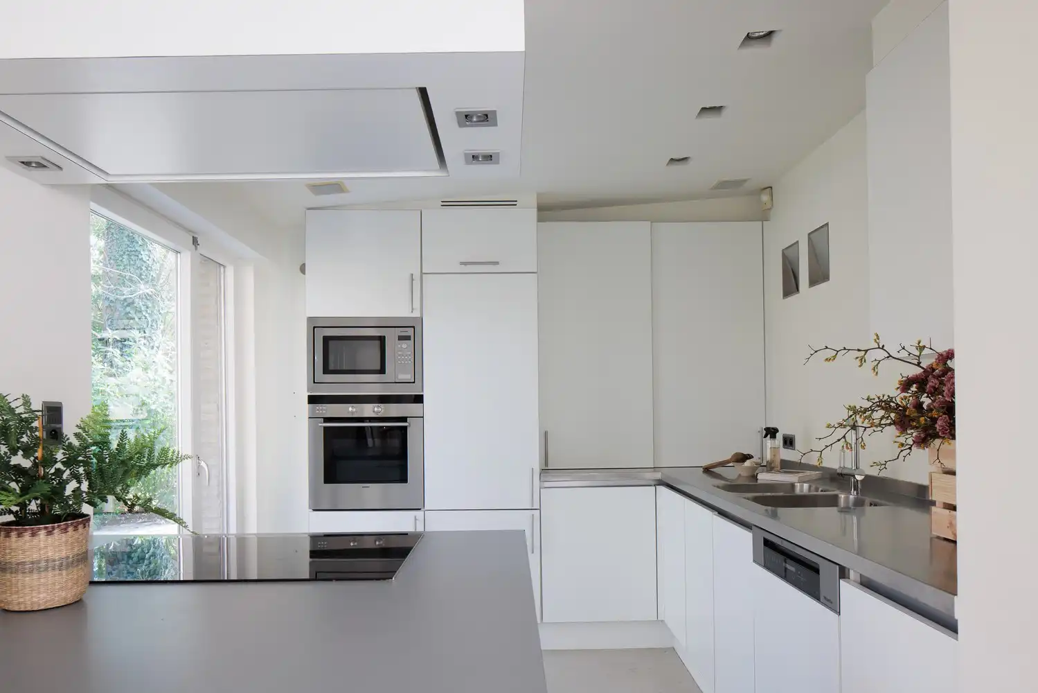 Architecturale woning op een perceel van ca. 4.162m² foto 12