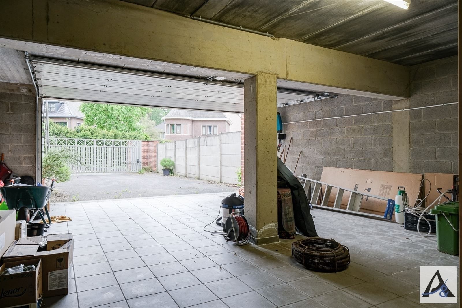 Unieke gerenoveerde woning in het hartje van Bilzen! foto 3