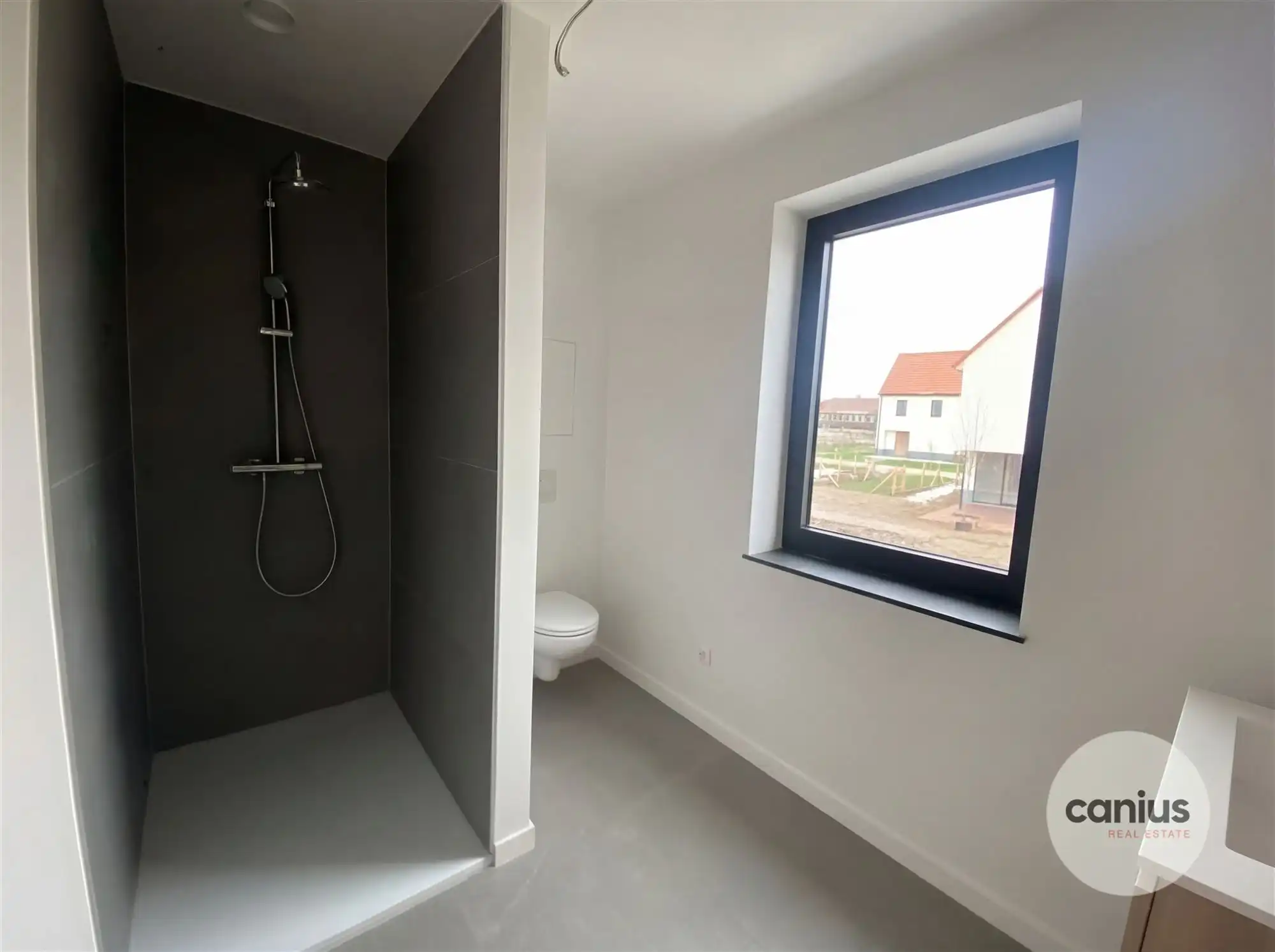 Moderne woning met 3 Slaapkamers in rustige buurt foto 6