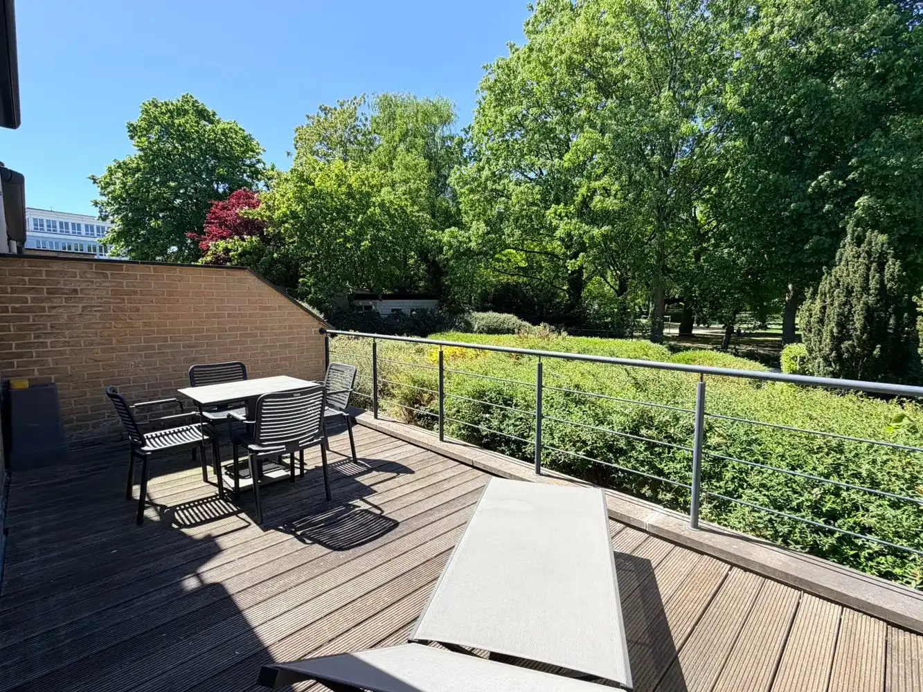 Rustig en uitstekend gelegen 2-slaapkamerappartement met groot terras EN garagebox foto 11