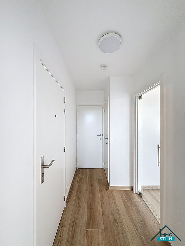 Lichtrijk Nieuwbouw appartement met zonnig terras foto 2