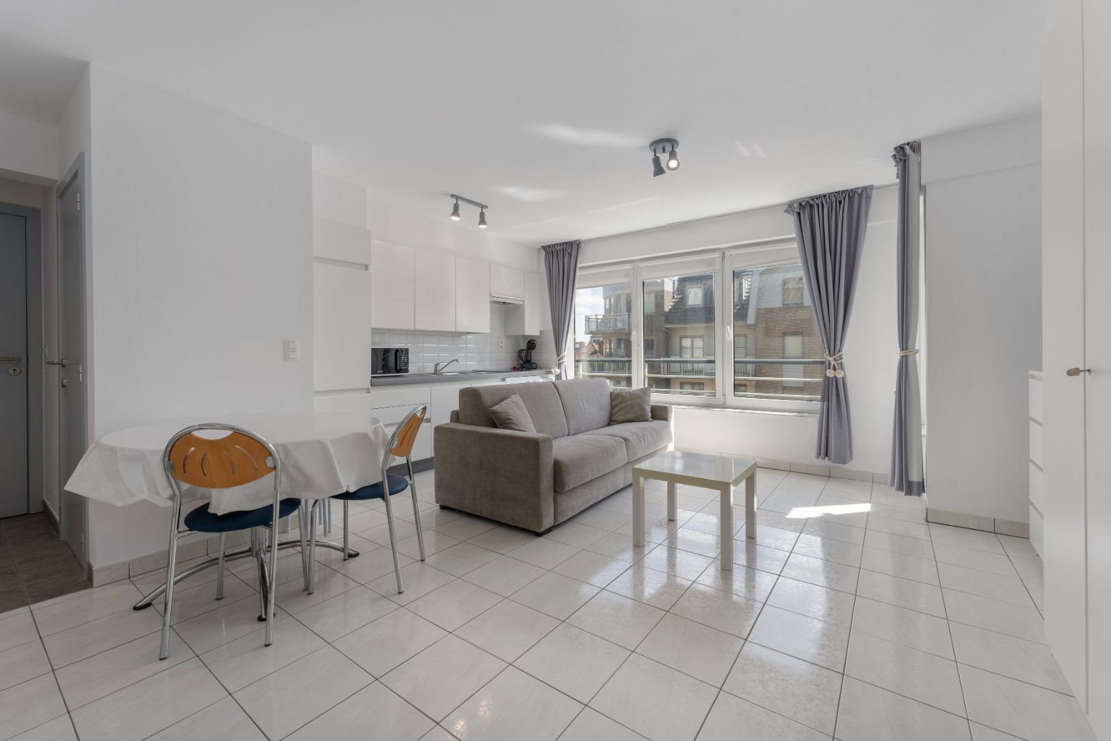 Appartement te koop foto {{pictureIndex}}