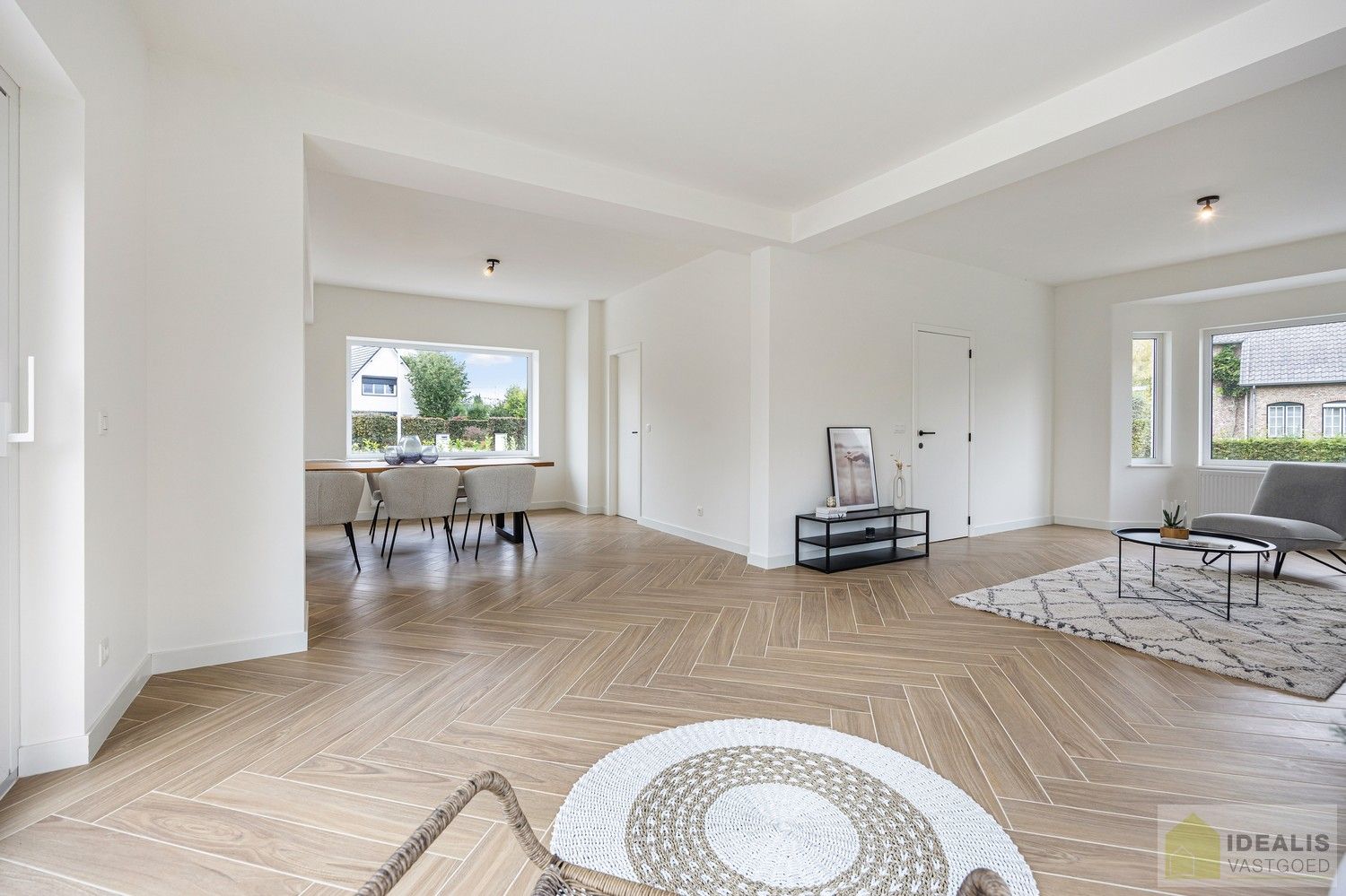 IDEALIS VASTGOED – Schitterend volledig vernieuwde woning met een heerlijke open leefruimte, luxe keuken, 3 ruime slaapkamers, een ruime luxueuze badkamer én een ruime wasplaats! Dit heerlijke huis bevindt zich op een volledig nieuw aangelegd perceel van 7a 88ca vlakbij het centrum van Hamont-Achel, op slechts enkele minuten van de Nederlandse grens - EEN MUST VISIT! - foto 18