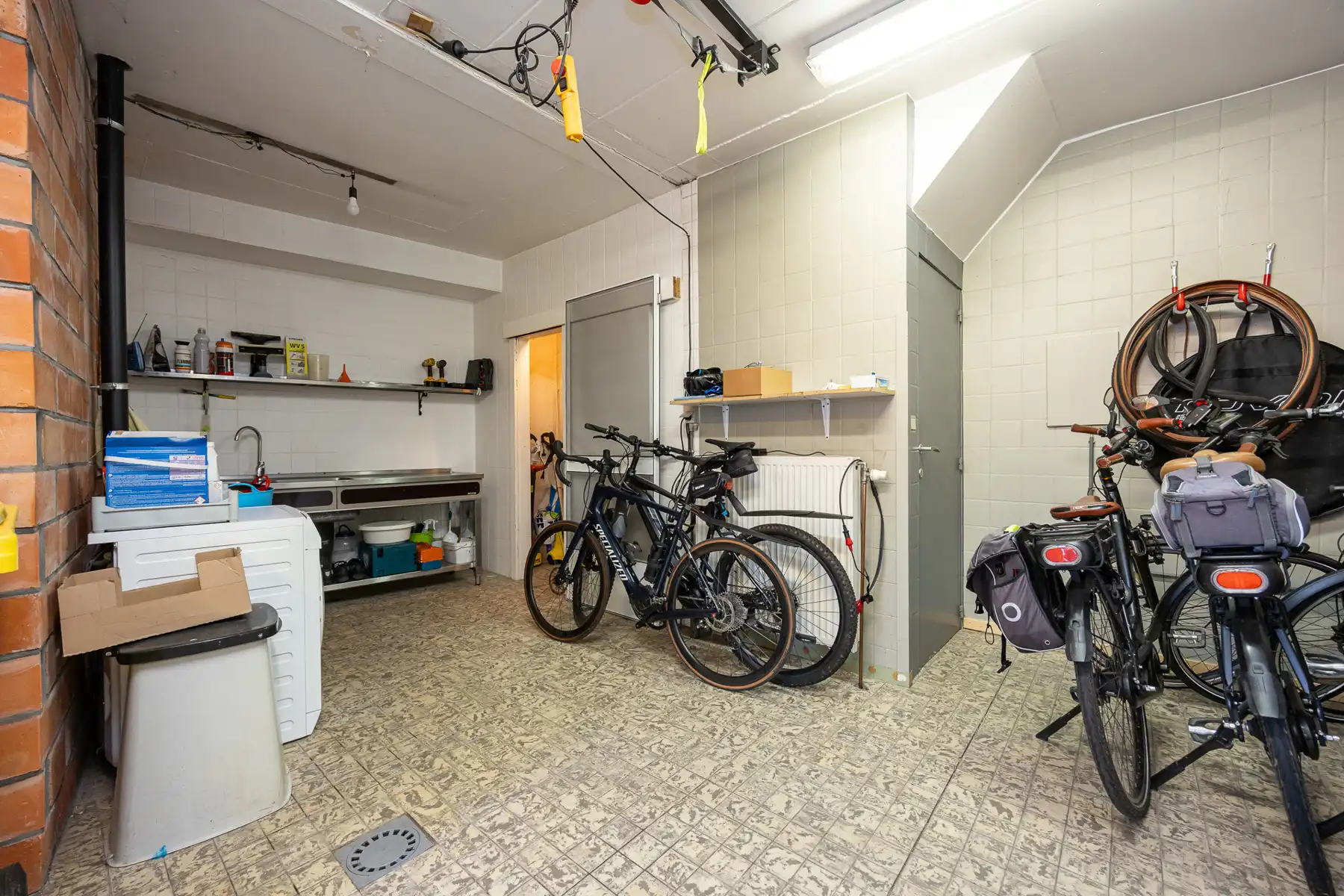 Ruime gezinswoning met 5 slaapkamers op een perceel van 638m². foto 23