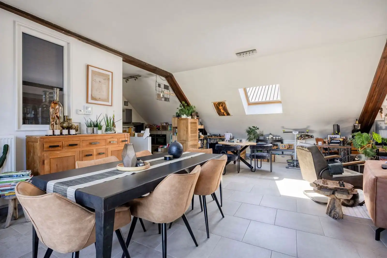 Ruim appartement te koop met 2 slaapkamers foto 4
