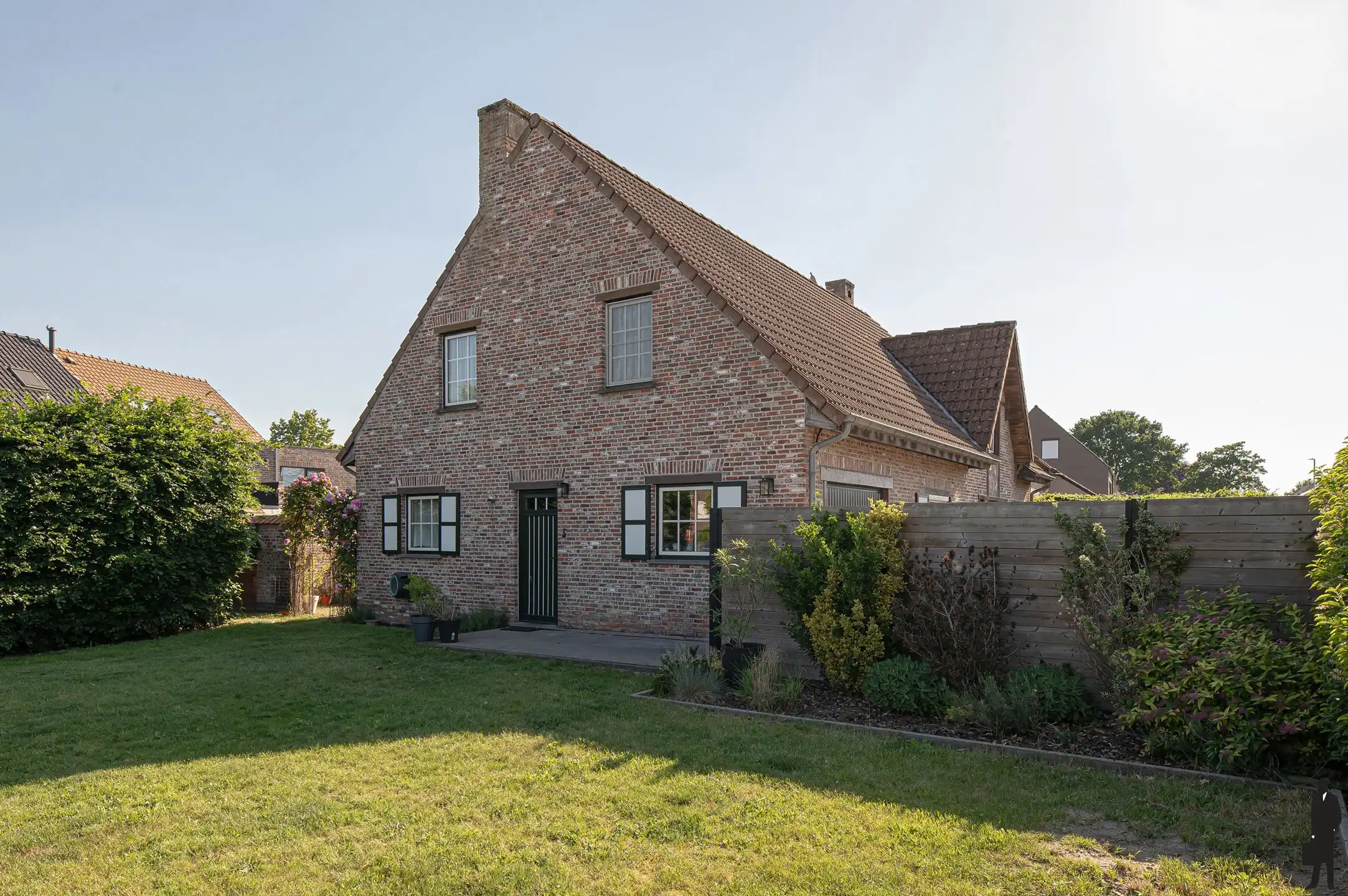 Charmante gezinswoning met zonnige tuin, garage en 3 slaapkamers op rustige ligging foto 33