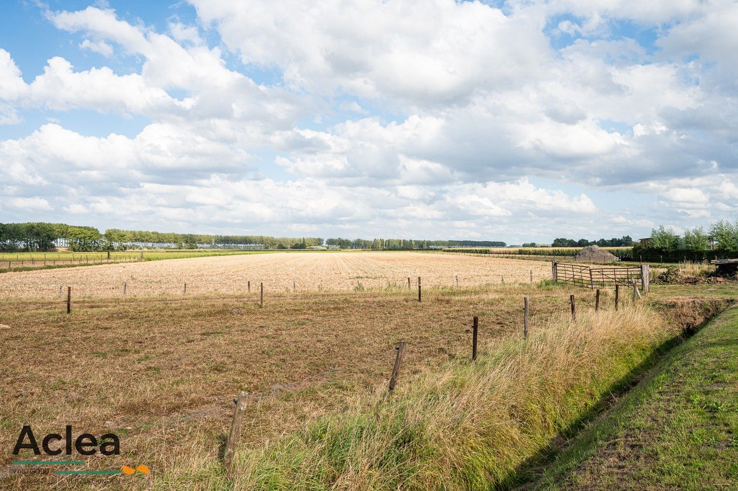 Eigendom op een rustige ligging met open zichten foto 2