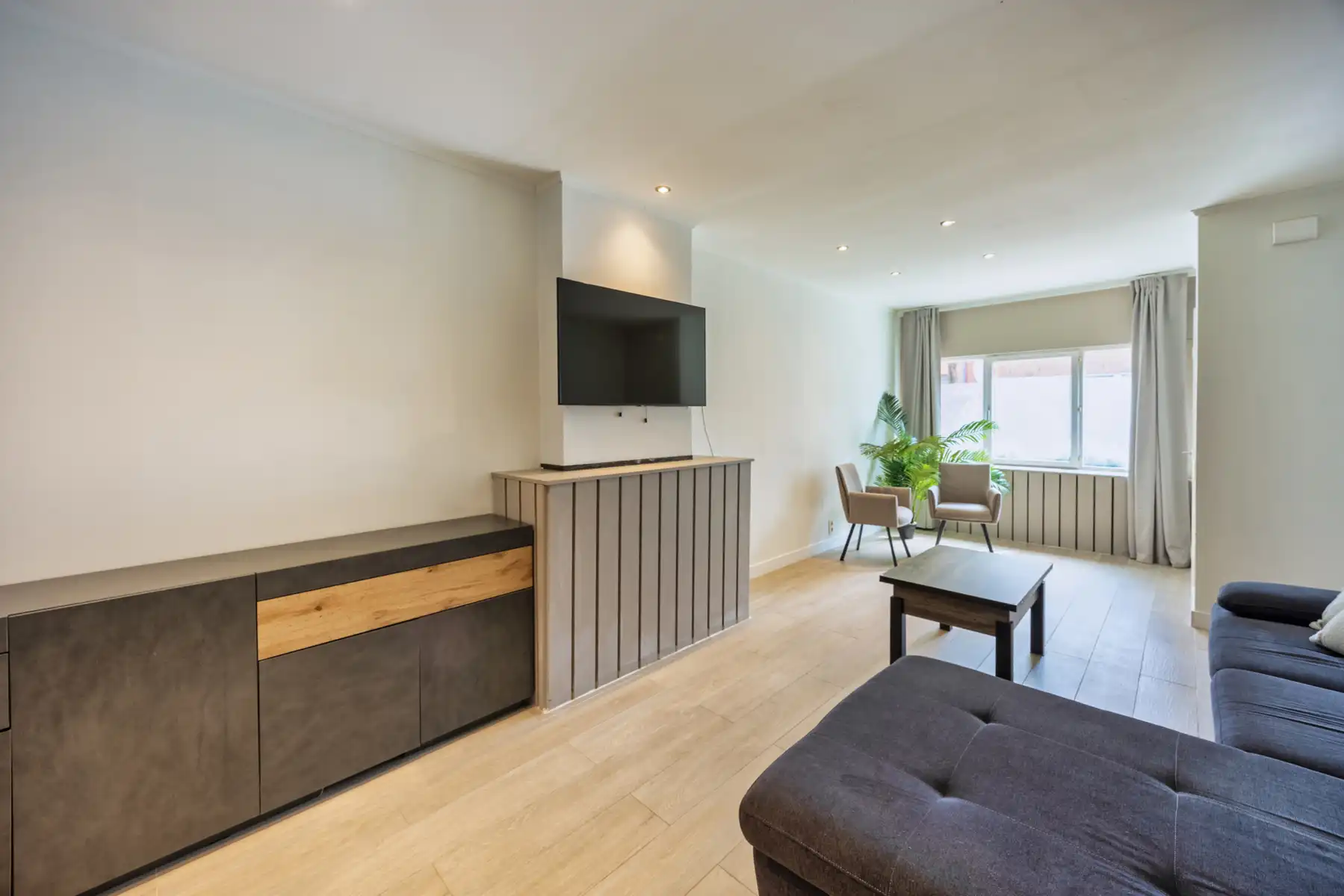 Lichtrijke, gerenoveerde woning in Boom foto 7